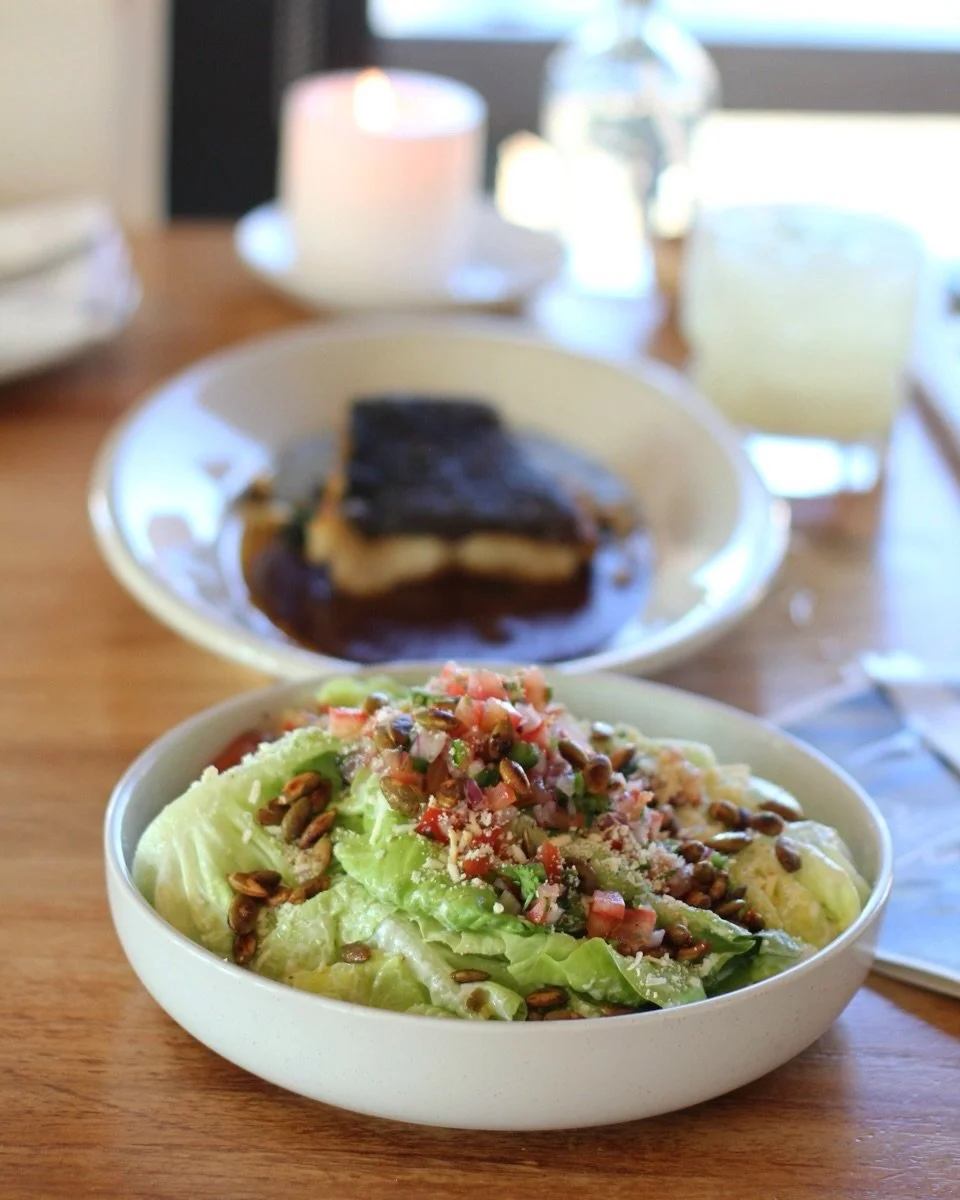 Case of the Mondays? We think a three course dinner on the lake will do the trick. We love this new butter lettuce salad with cotija, pumpkin seeds and pico de gallo! Also available a la carte 🥗