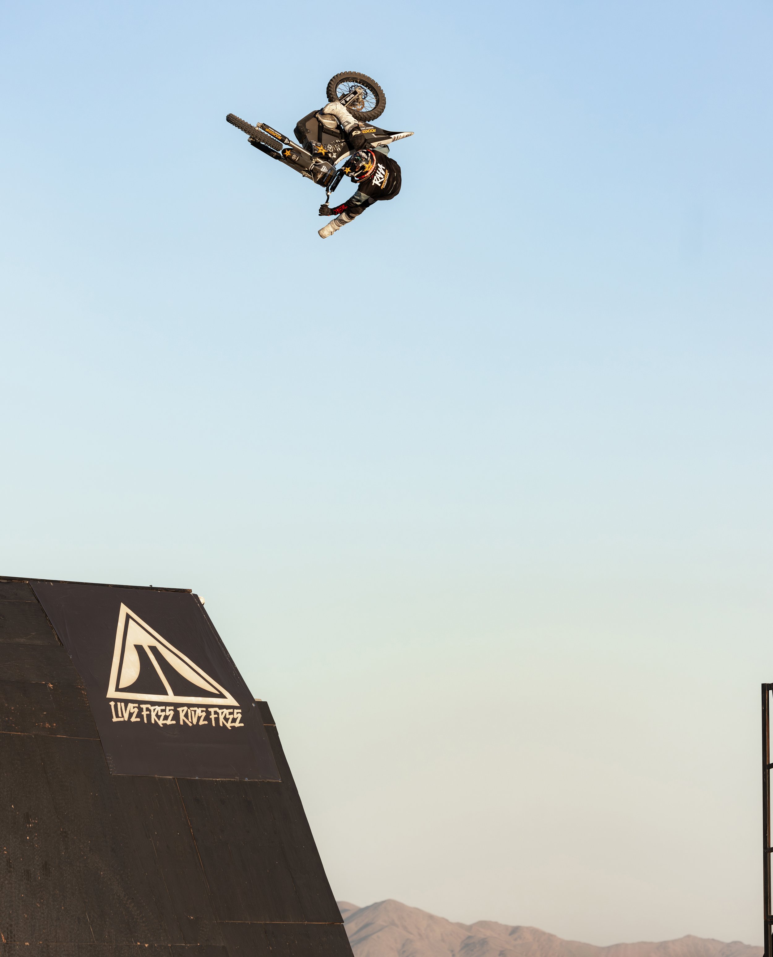 Raha Quarter One Footer