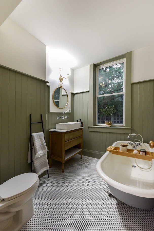 Hepburn House Washroom.jpg