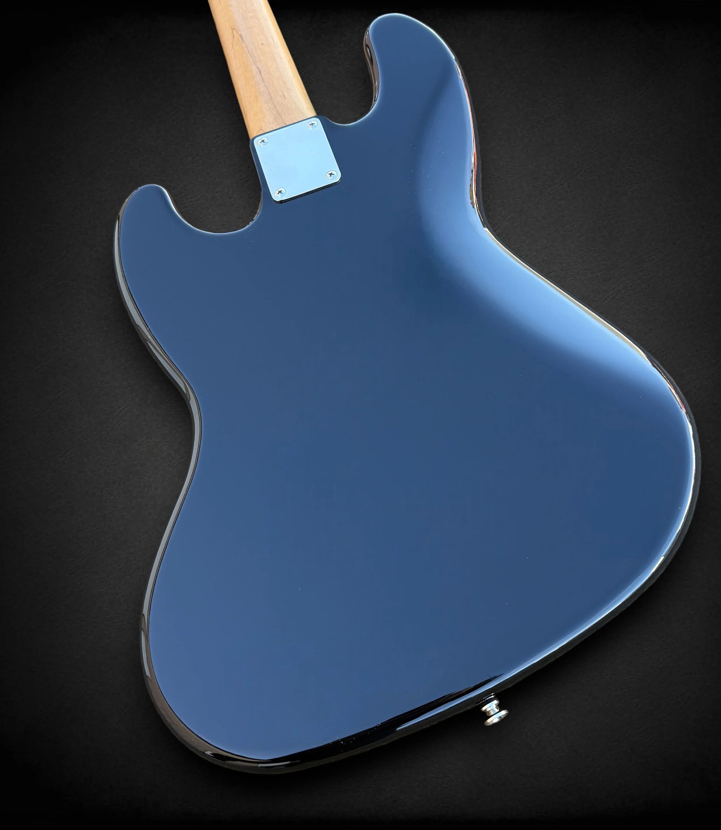 Modern Vintage MVJ4-72 Piano Black BACK TL-Photoroom.jpg