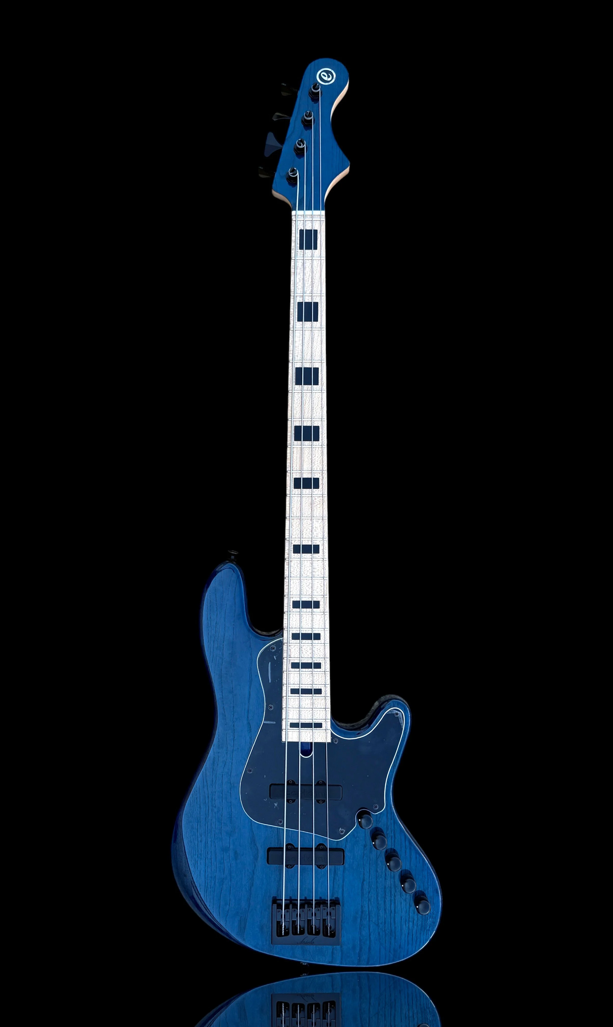 Elrick NJS 4 Transparent Blue 3020220 FRONT HERO-Photoroom.jpg