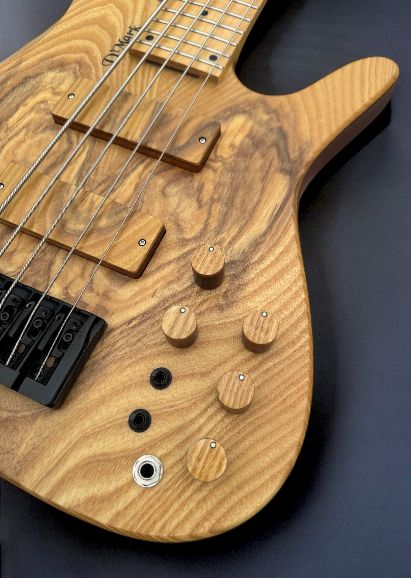 D'Mark Alpha 5 - Swamp Ash CONTROLS-Photoroom.jpg