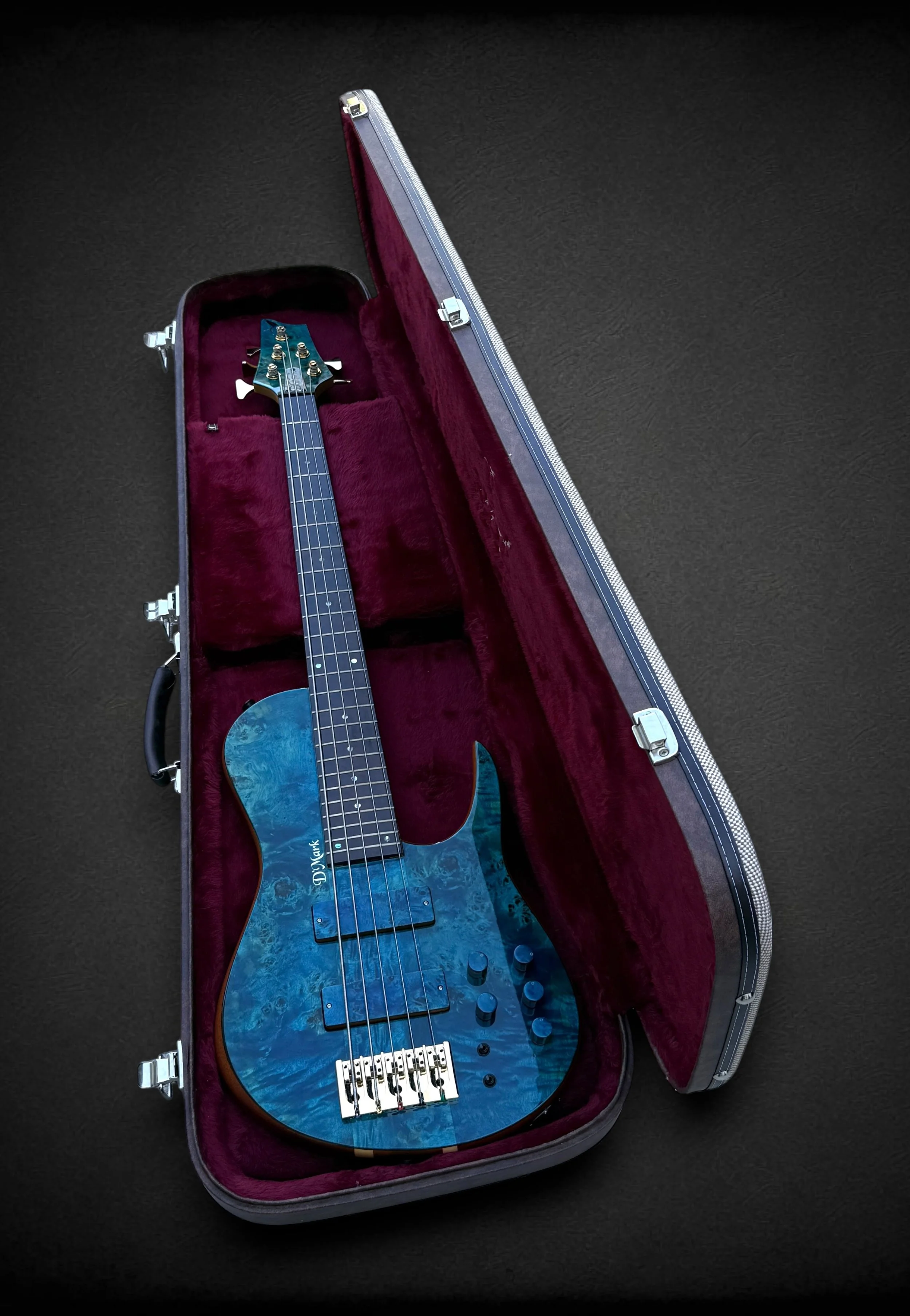 D'Mark Omega 5 Blue Pioppo FRONT IN CASE-Photoroom.jpg