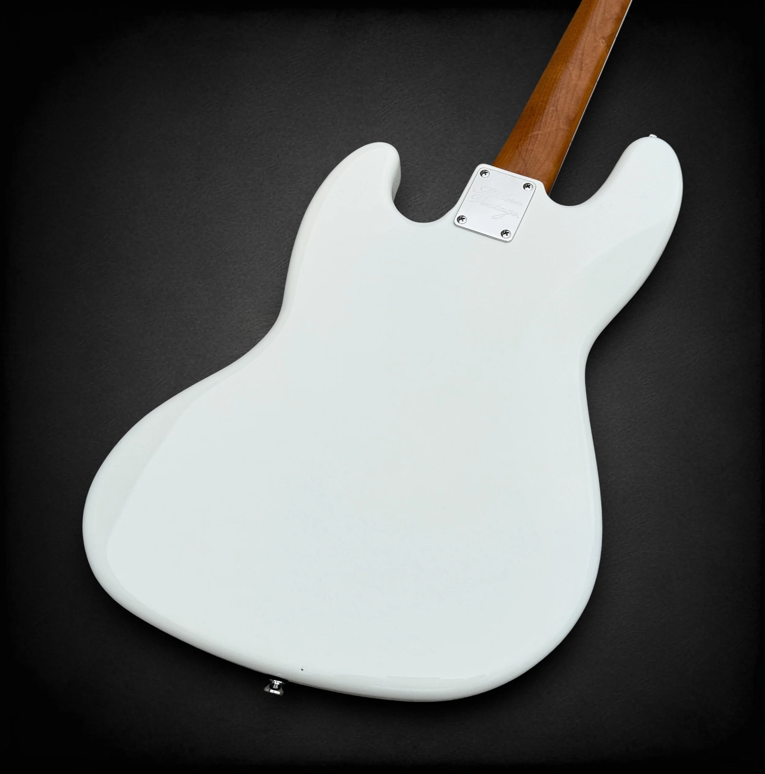 Modern Vintage MVJ4-72 Olympic White BACK TR-Photoroom.jpg