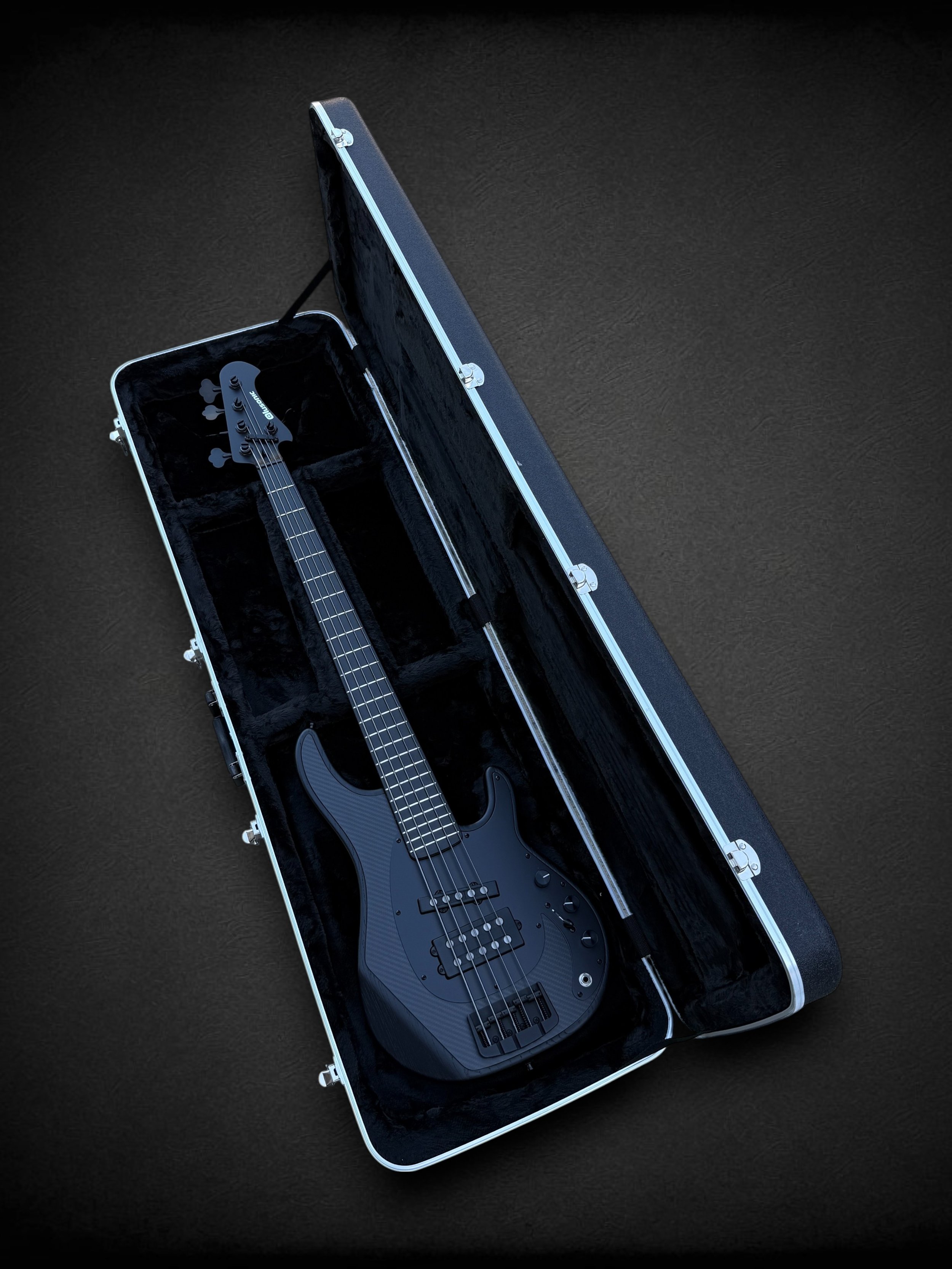 Alusonic Django 5 Deluxe Carbon IN CASE-Photoroom.jpg