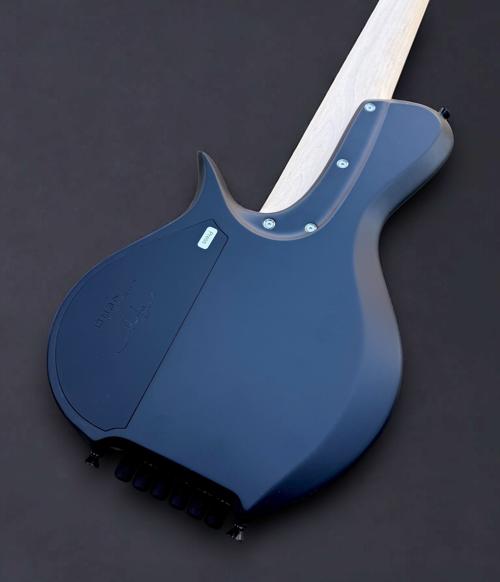MUB Custom Airborne 30 Nero BACK TILTED R-Photoroom.jpg