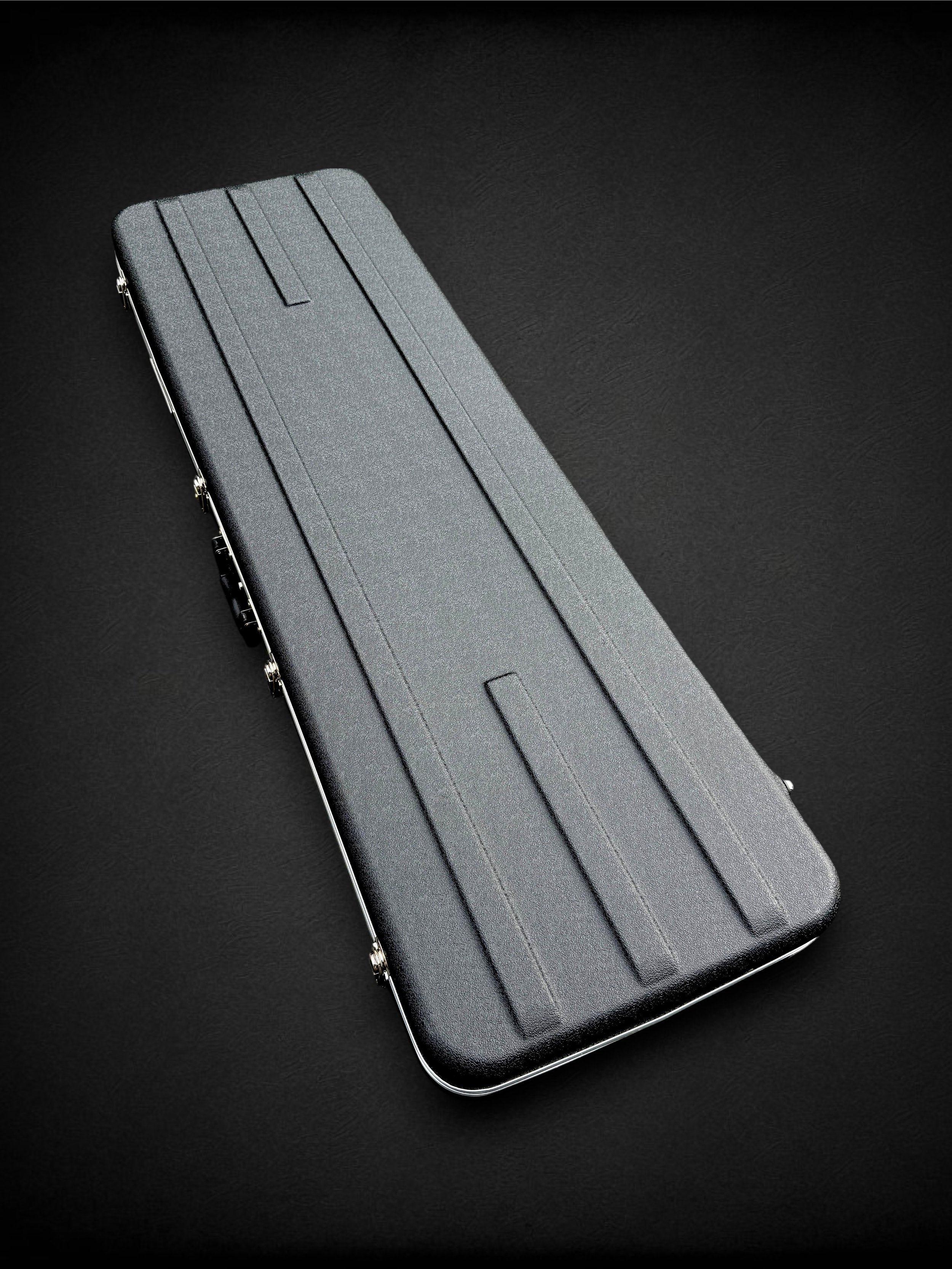Alusonic Django Standard 5 Carbon CASE FRONT-Photoroom.jpg