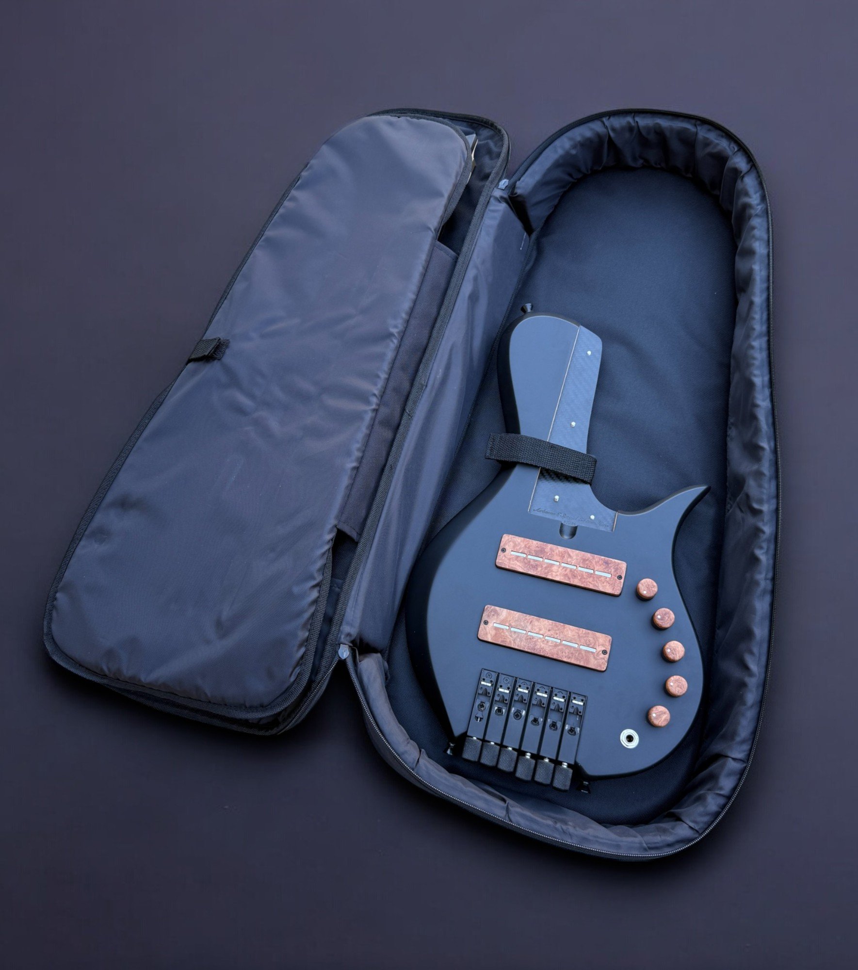 MUB Custom Airborne 30 Nero FRONT IN CASE-Photoroom.jpg