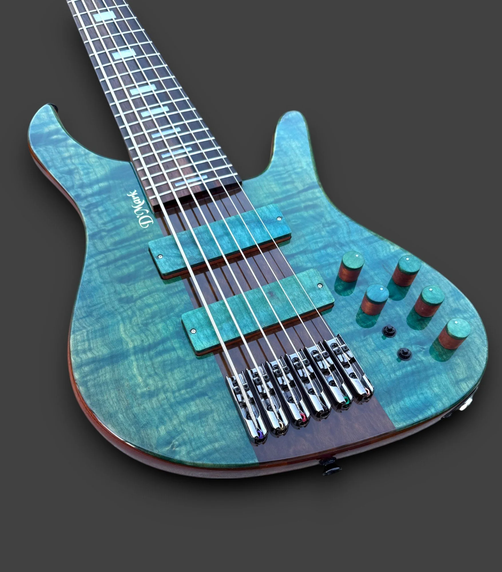 D'Mark Alpha 6 Curly Maple — The Bass Spot