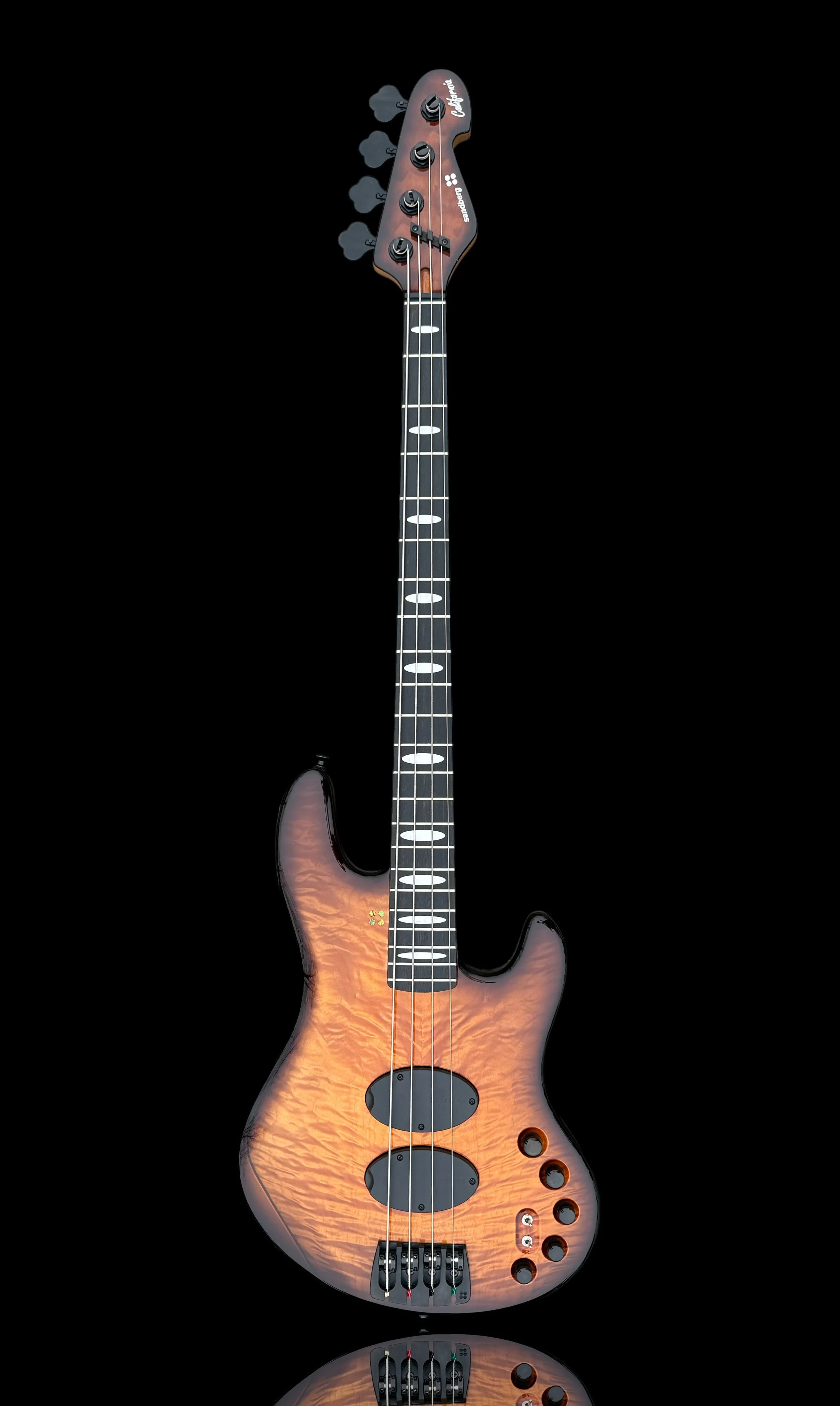 Sandberg Custom 4 FRONT HERO-Photoroom.jpg