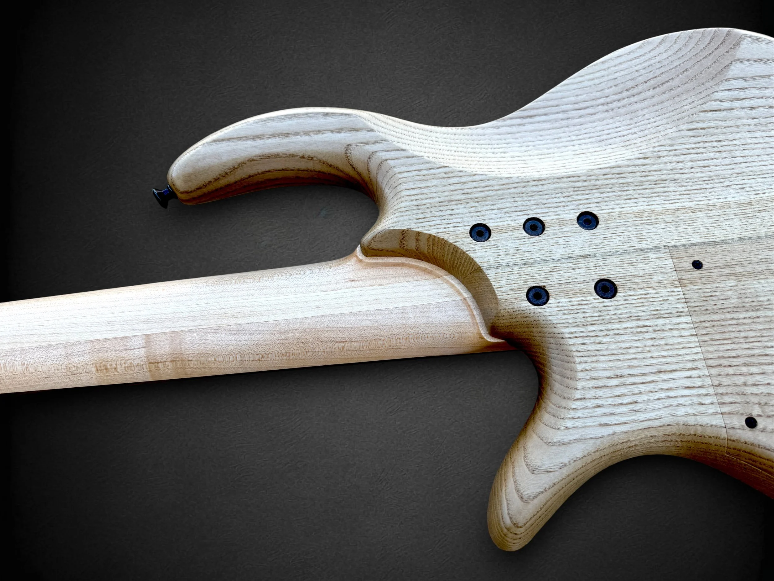 D'Mark Omega 6 NECK JOINT-Photoroom.jpg