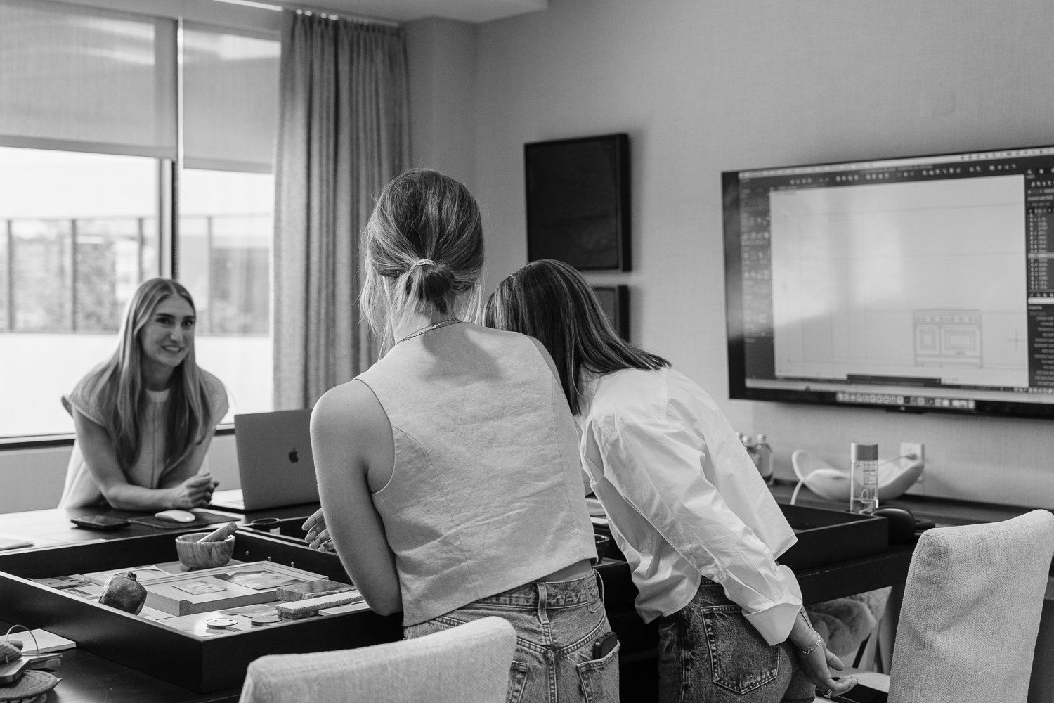 Embark the Studio Thomas client experience designers in a client presentation