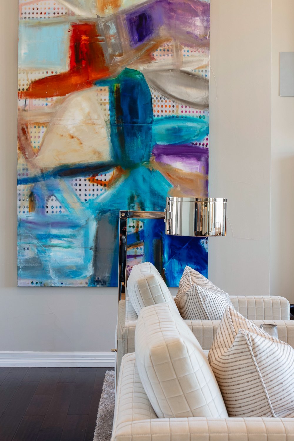 Studio Thomas colorado bespoke interior architecture no 006 great room custom artwork upholstered chairs