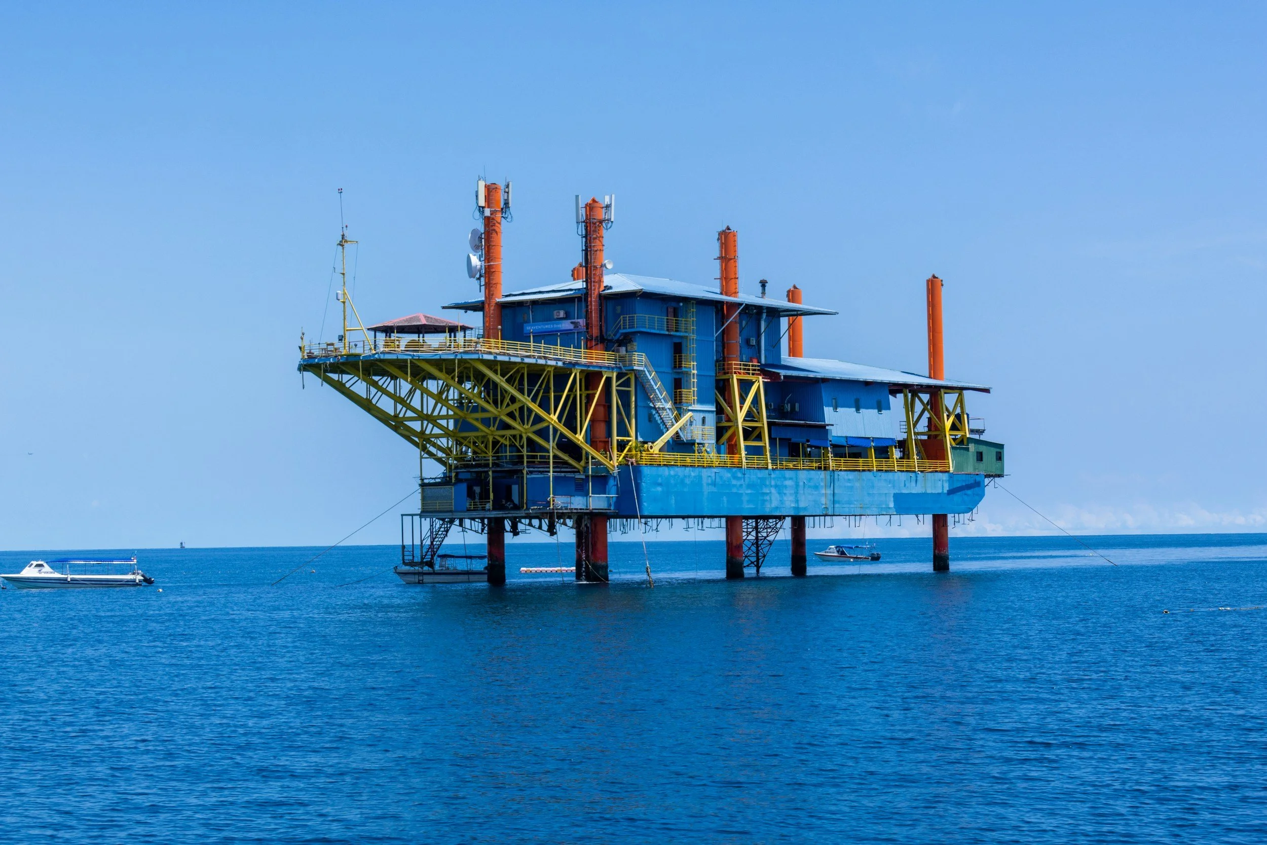 Global claims on oil and gas construction project quantity surveyor and quantum expert