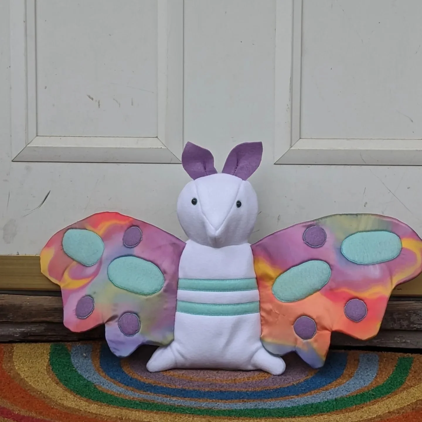 Happy Pride Moth

🏳️&zwj;🌈

I'm turning into Gepetto and *no one can stop me!*

😈

#pride
#lgbtq 
#lgbtq🌈
#pan
#panpride
#pansexual
#happypride
#pridemoth
#pridemonth
#simplicity 
#simplicityR12103
#simplicity2103
#sewing
#toy
#toys
#toymaking
#c