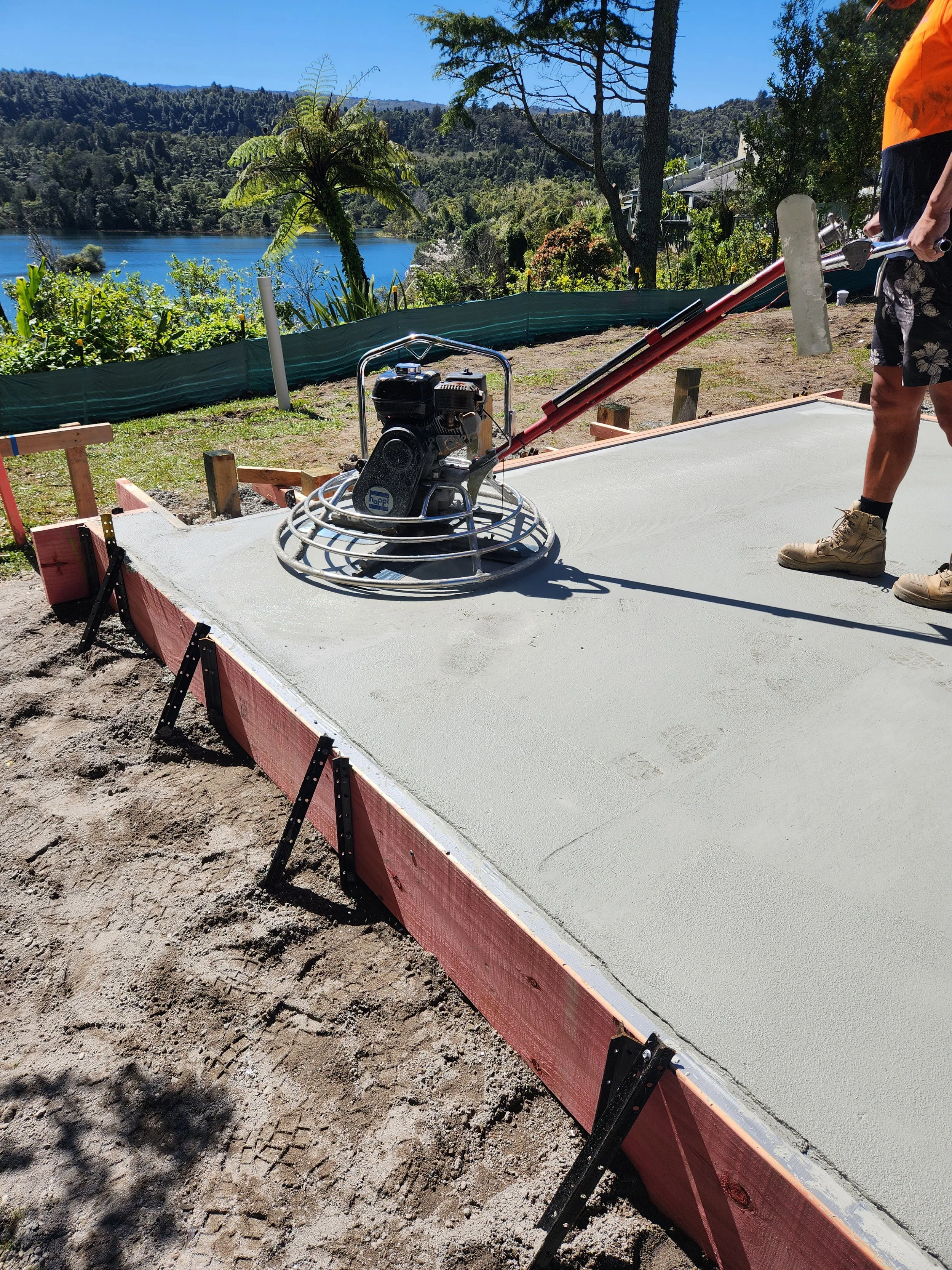 polishing of concrete on a rib raft slab for a house
