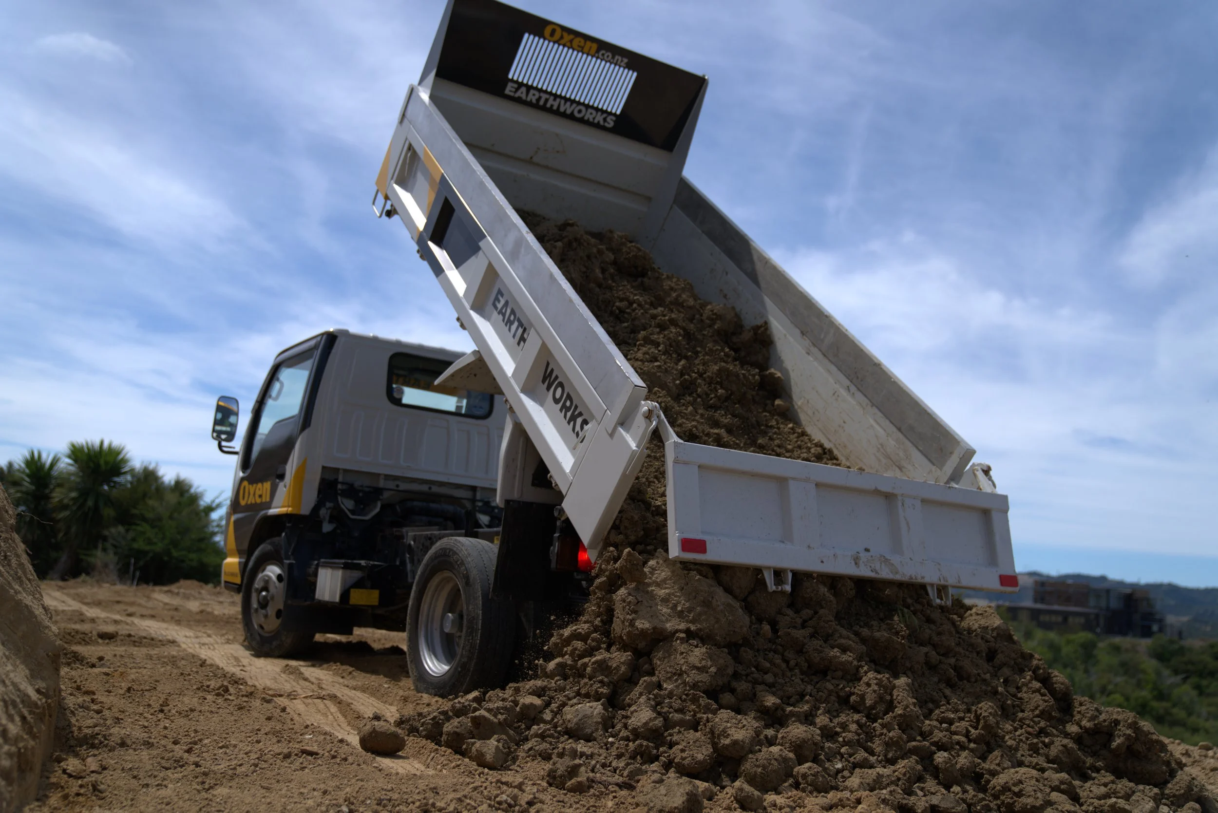 tipper truck tipping spoil in auckland