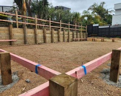 building platform and retaining wall on Auckland residential earthworks site run by Oxen limited