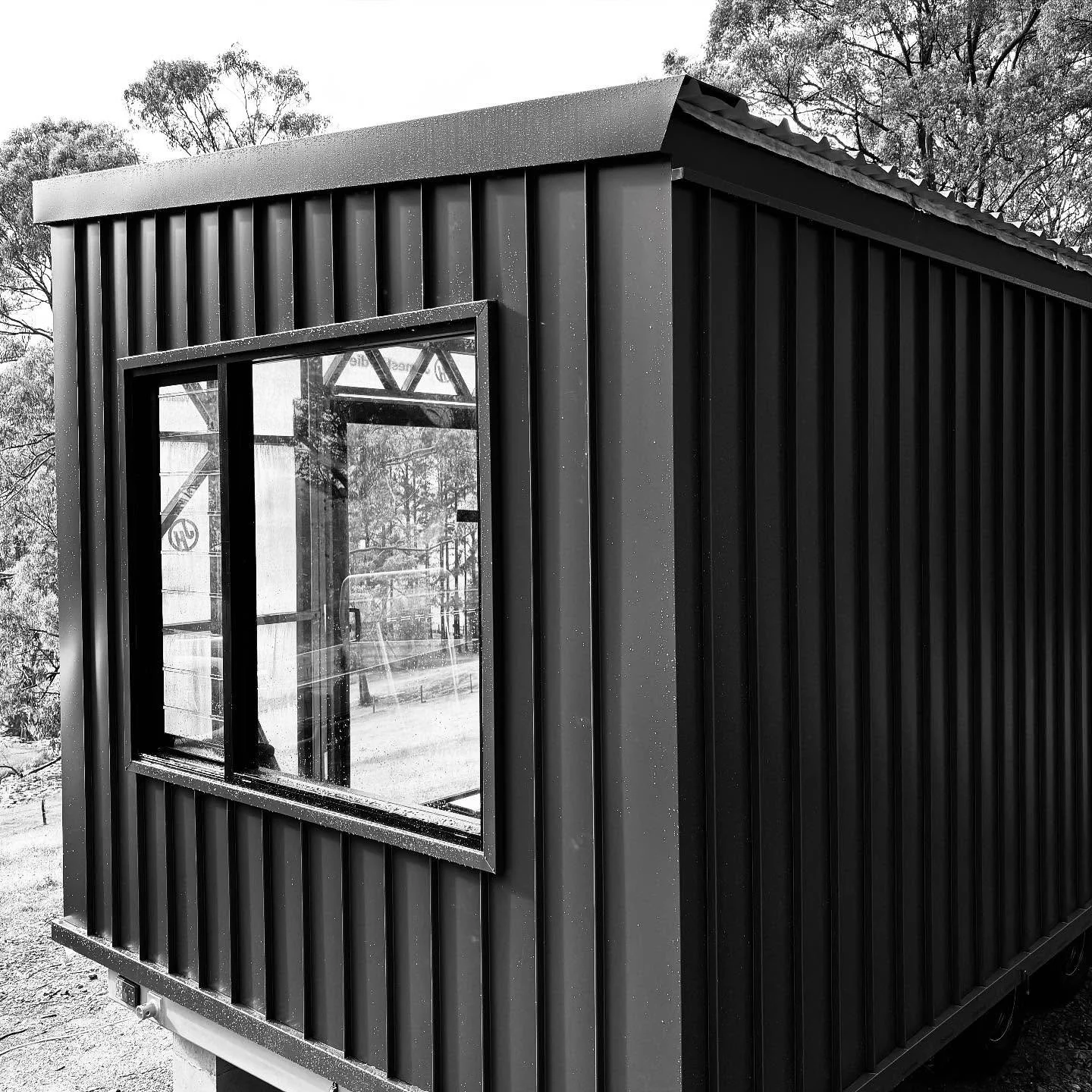 Coming together nicely&hellip;our 9x3 custom tiny house featuring @colorbondsteel cladding in Monument.
.
.
.

#slowliving #minimalliving #tinyhouse #tinyhome #tinyhomes #tinyhouseliving #tinyhousemovement #tinyhouseaustralia #tinyhousebuild #customt