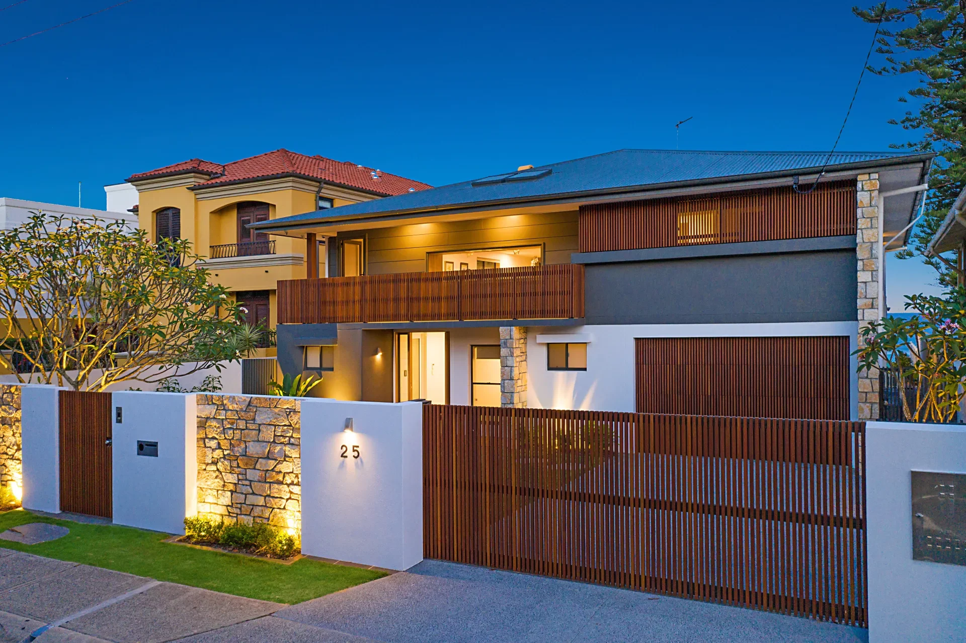 25 Hedges Ave, Mermaid Beach 2.WEBP