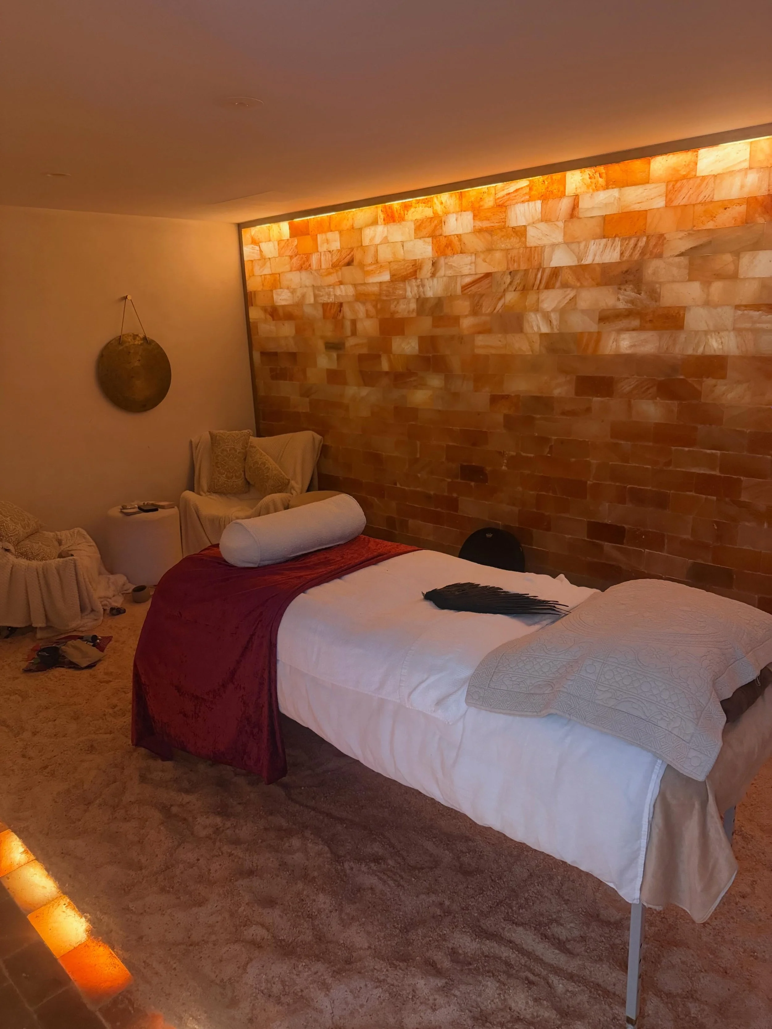 So excited to be returning to the Salt Cave @re_wind_currumbin after my big beautiful journey in Bali 🙏
Group connection is on at 6pm ticket link in bio and I also have space for a one one one session if you would like it send me a message can be vi