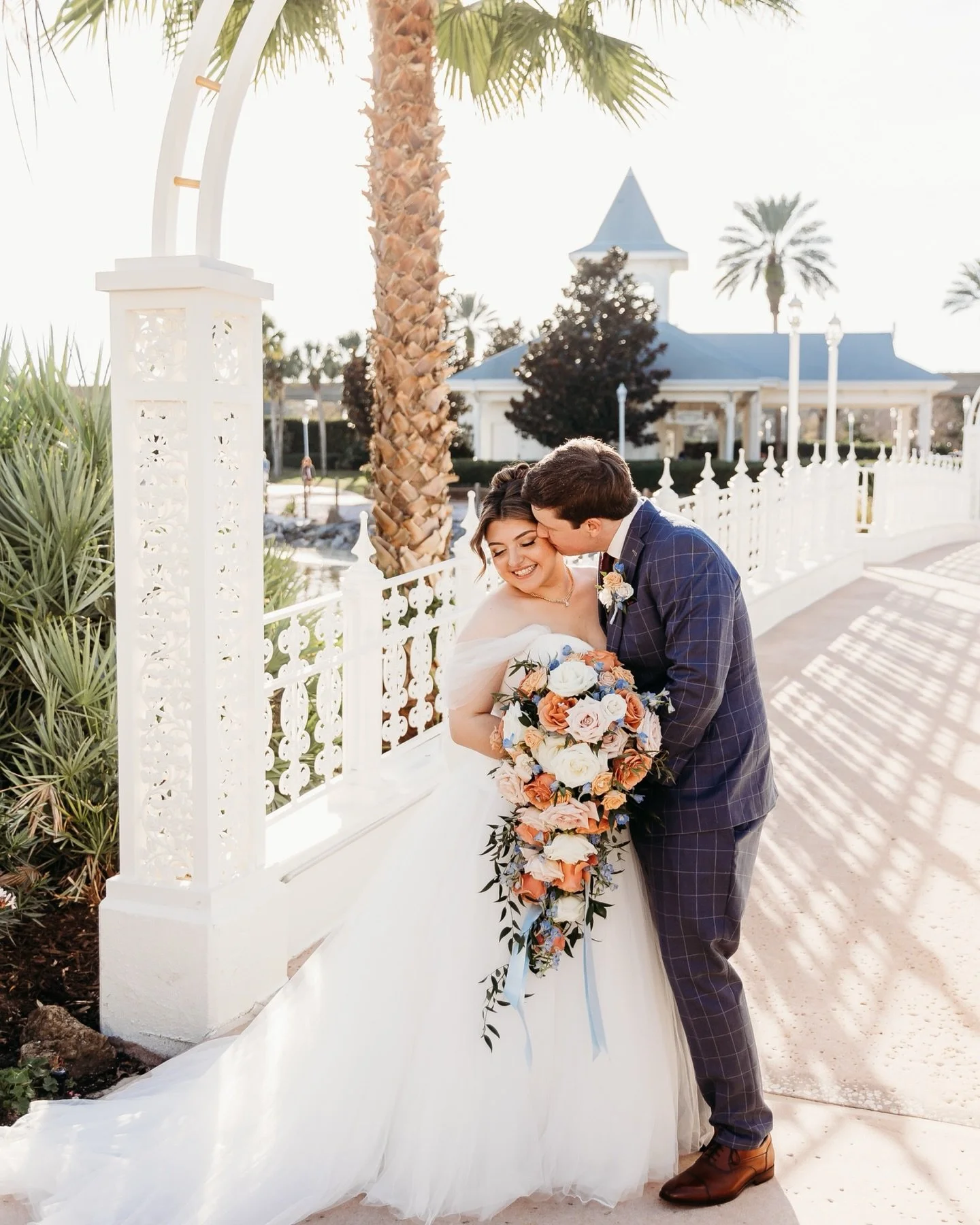 Kendall &amp; Kolby&rsquo;s Fairytale Wedding ✨12.3.25 💕

📍Wedding Pavilion ➡️ Sago Cay ➡️ Terrace des Fleurs

@michellelacsonphotography | @disneyweddings | @kendall_b25 | @imarrycouples | @marciknuthhairandmakeup | @raining_roses_productions 

#d