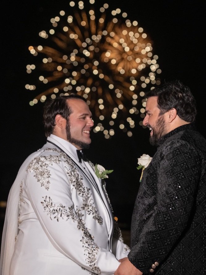 Happy Anniversary, Christian &amp; Mitch! 🥂✨

📸: Disney Fine Art Photography