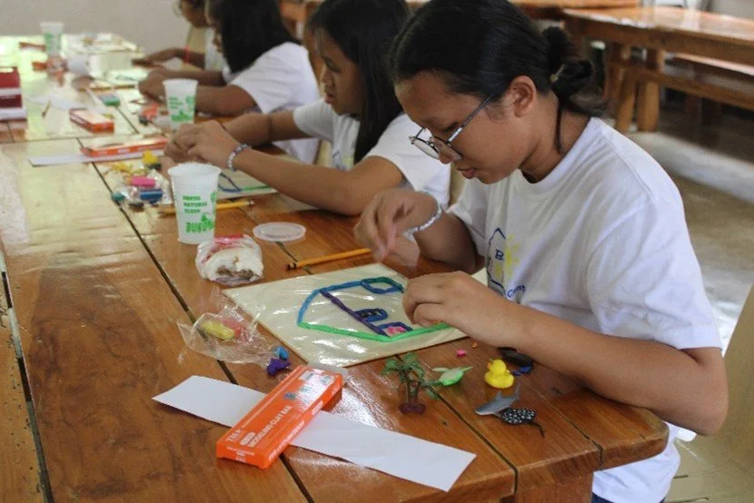 Play-Therapy: Students take to the arts as a way to connect with themselves and their creative side.