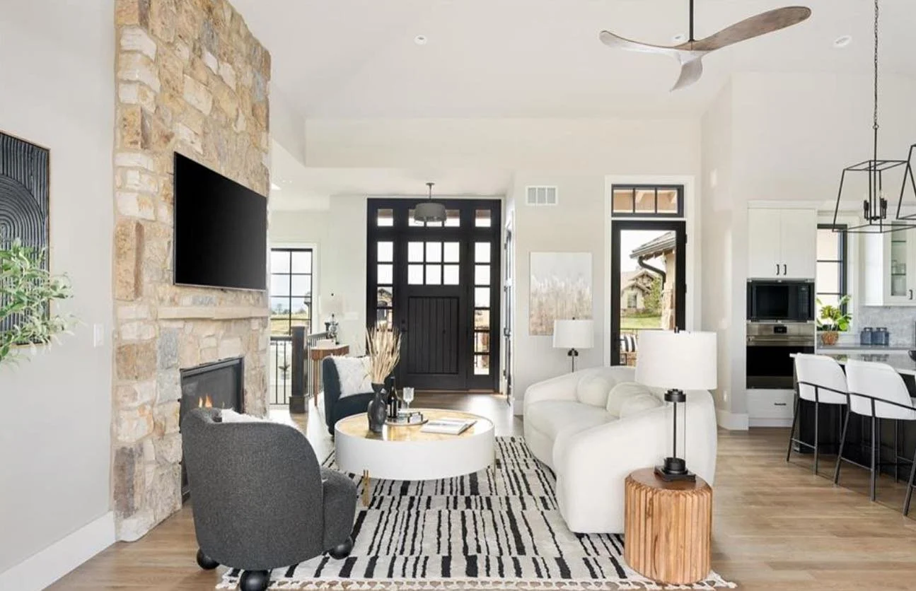 SHAPES &amp; TEXTURES. 👀

When working in a monochromatic aesthetic, one energizing and downright fun way to add vibrancy is to play with unique fabrics and furniture silhouettes. 

A curvilinear sofa and whimsical accent chairs find coherence with 