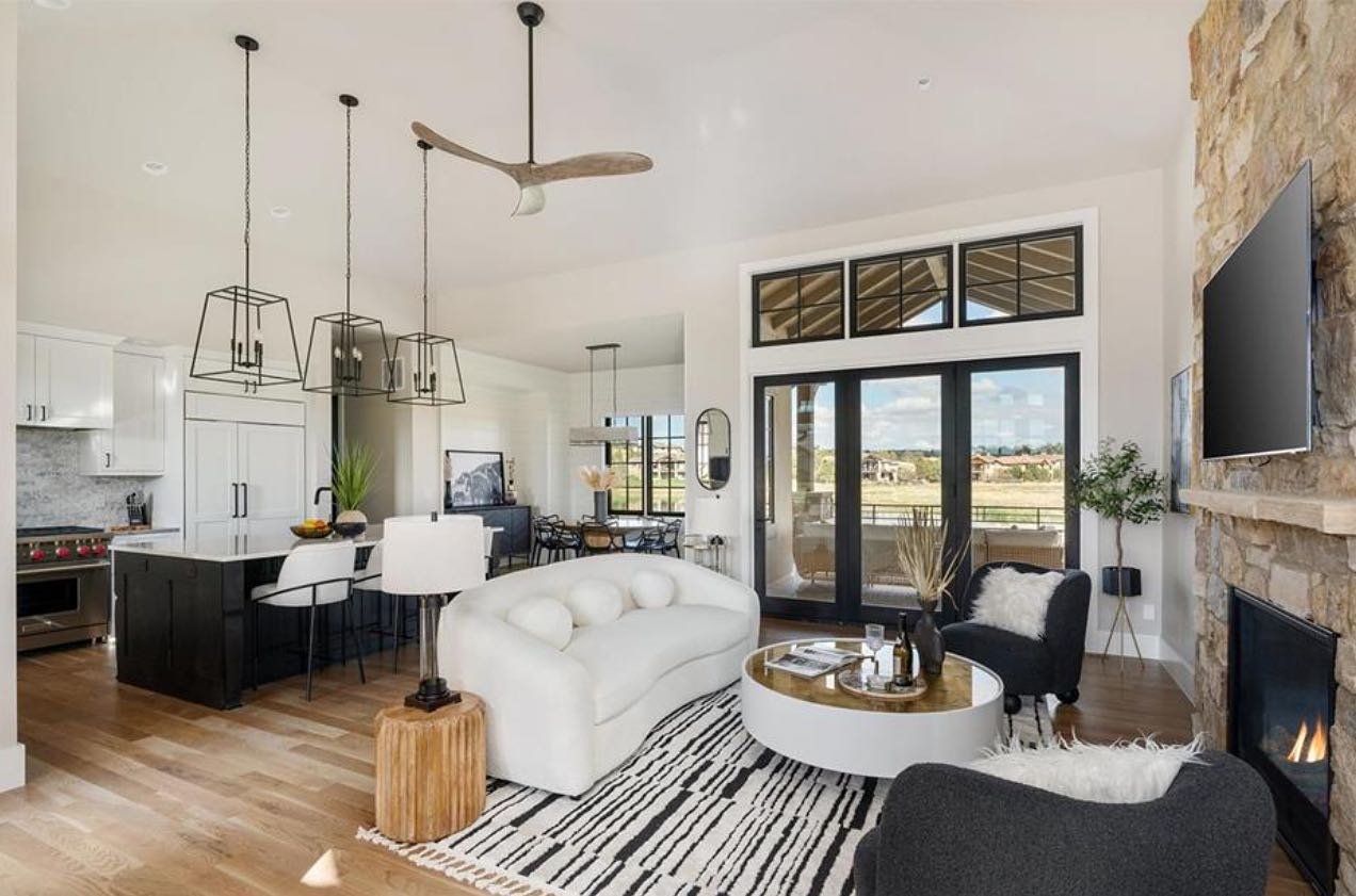 BIG SUMMER ENERGY. ⛰️

It&rsquo;s official: Colorado has come out of its winter slumber and is blossoming into the warm season. 

Now&rsquo;s the perfect time to refresh your living space to incorporate luxurious indoor-outdoor features. Bringing the