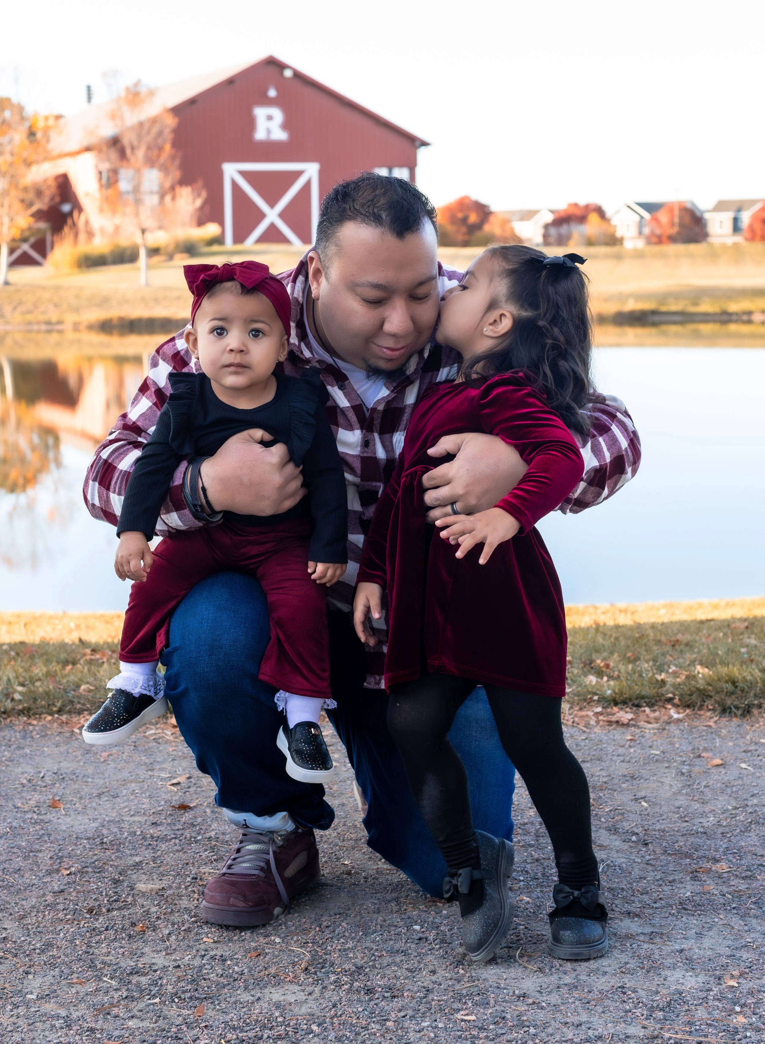 Alicia-family-fall-2024-29.jpg