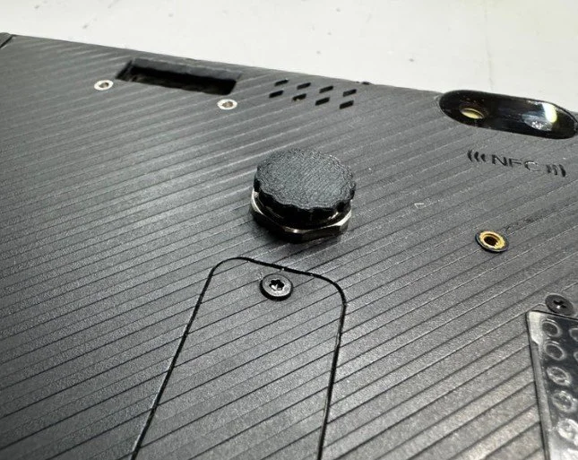 adv-tech-port-cover-001.jpg