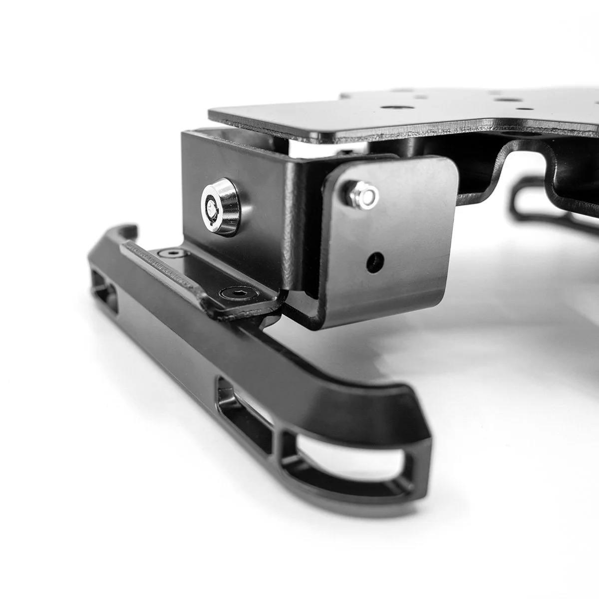 DMD-T880-Off-Road-Holder-Studio-02.jpg