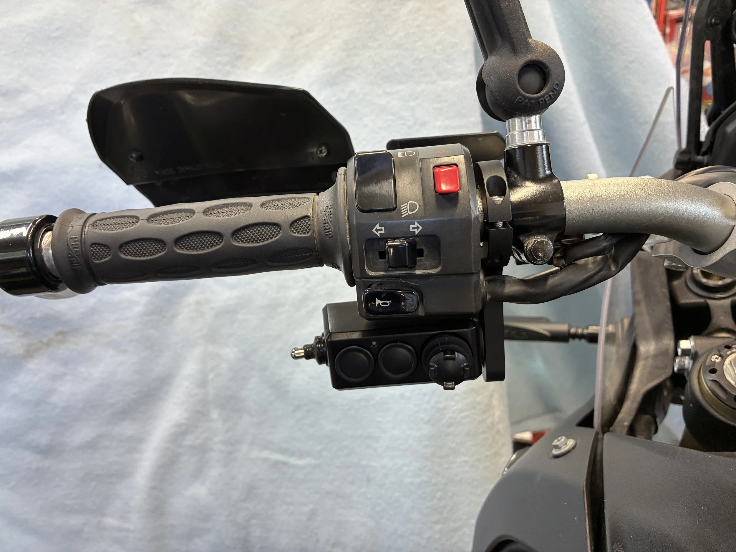 dmd-remote2-bracket-08.JPEG