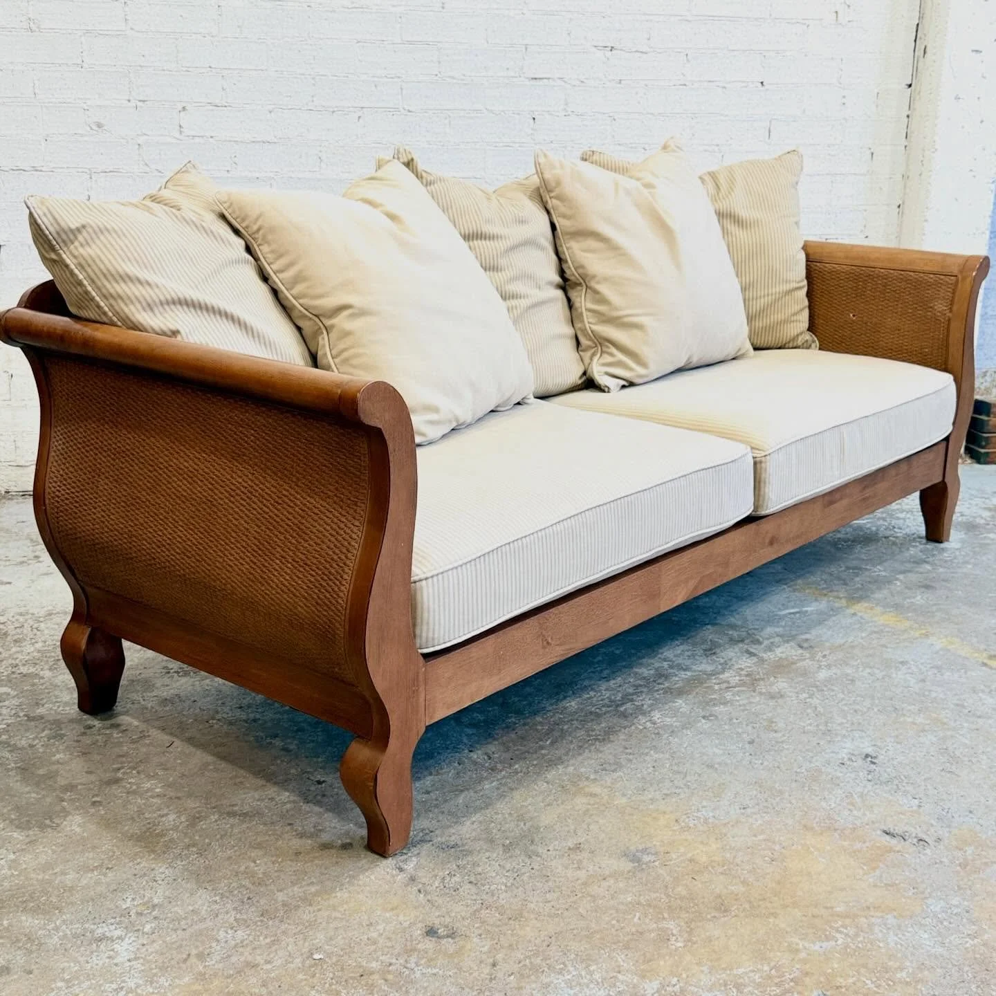 ⭐️ Find your next treasure here ⭐️

Mitchell Road Antique &amp; Design
🕰 Open Every Day | 10 AM &ndash; 6 PM
📍 17 Bourke Road, Alexandria, NSW
🛒Great shopping experience 🛍️
🚙🅿️ Parking on site 
🐶Dog friendly business 

#sydney #vintage #retroh