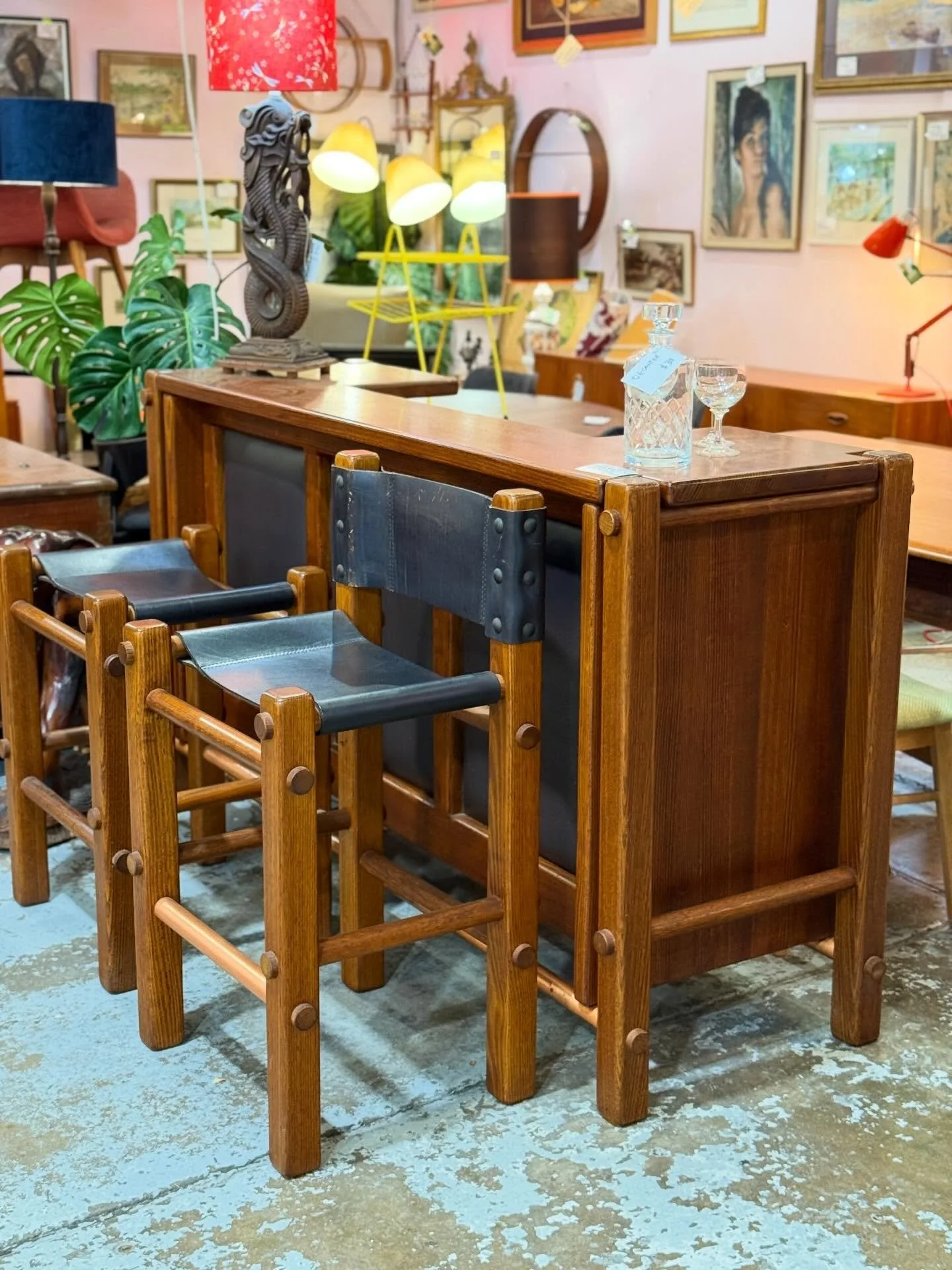 Shop our huge collection of vintage items here in Alexandria 2015 Sydney!!

⭐️ Find your next treasure here ⭐️

Mitchell Road Antique &amp; Design
🕰 Open Every Day | 10 AM &ndash; 6 PM
📍 17 Bourke Road, Alexandria, NSW
🛒Great shopping experience ?