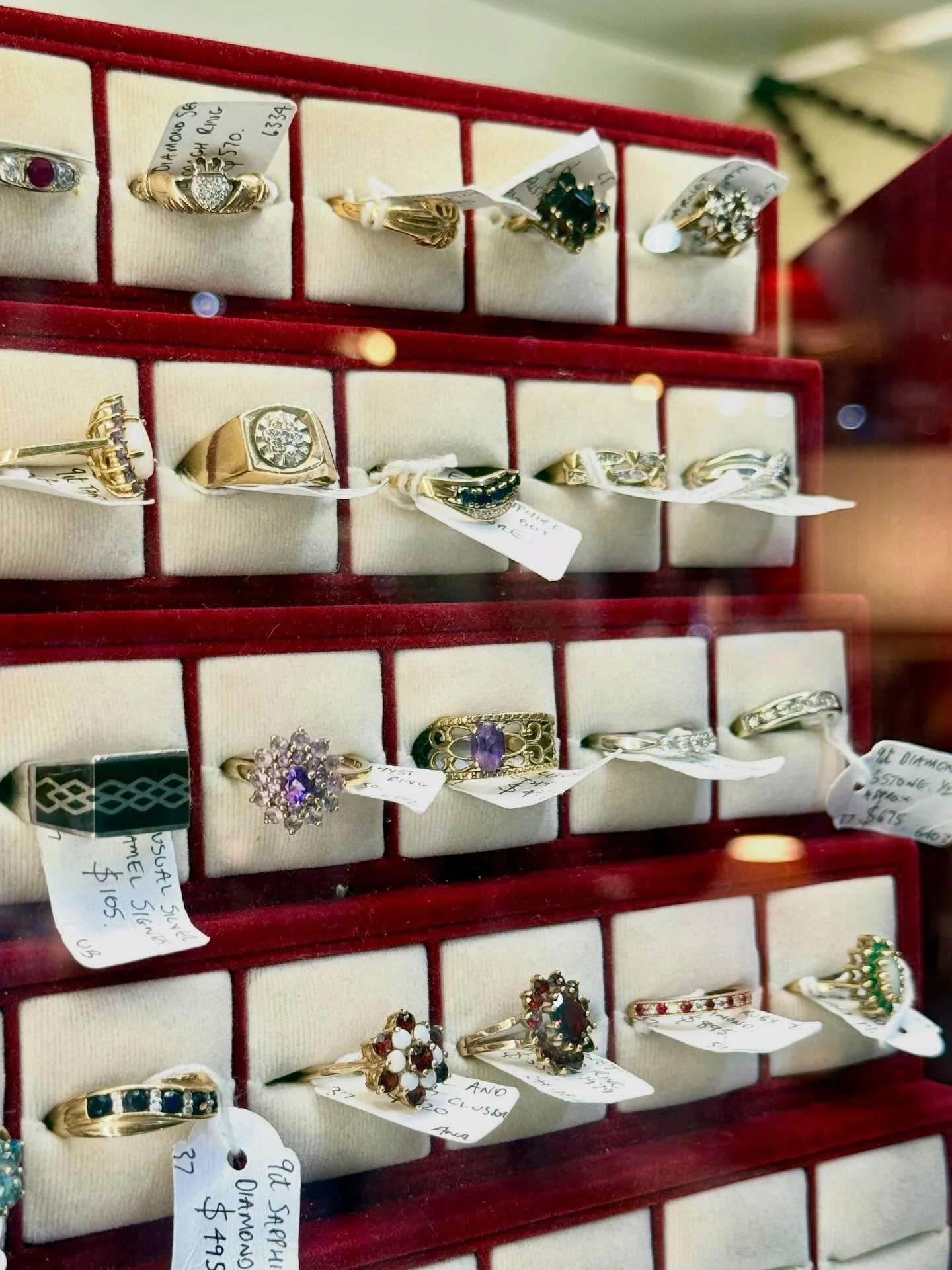 🚨FRIENDLY REMINDER🚨T-minus 11 days until Valentine&rsquo;s Day🌹💝💌💐

🛍️ Come see us 10am-6pm every(EVERY)day! 🥳

⭐️ Find your next treasure here ⭐️

Mitchell Road Antique &amp; Design
🕰 Open Every Day | 10 AM &ndash; 6 PM
📍 17 Bourke Road, A