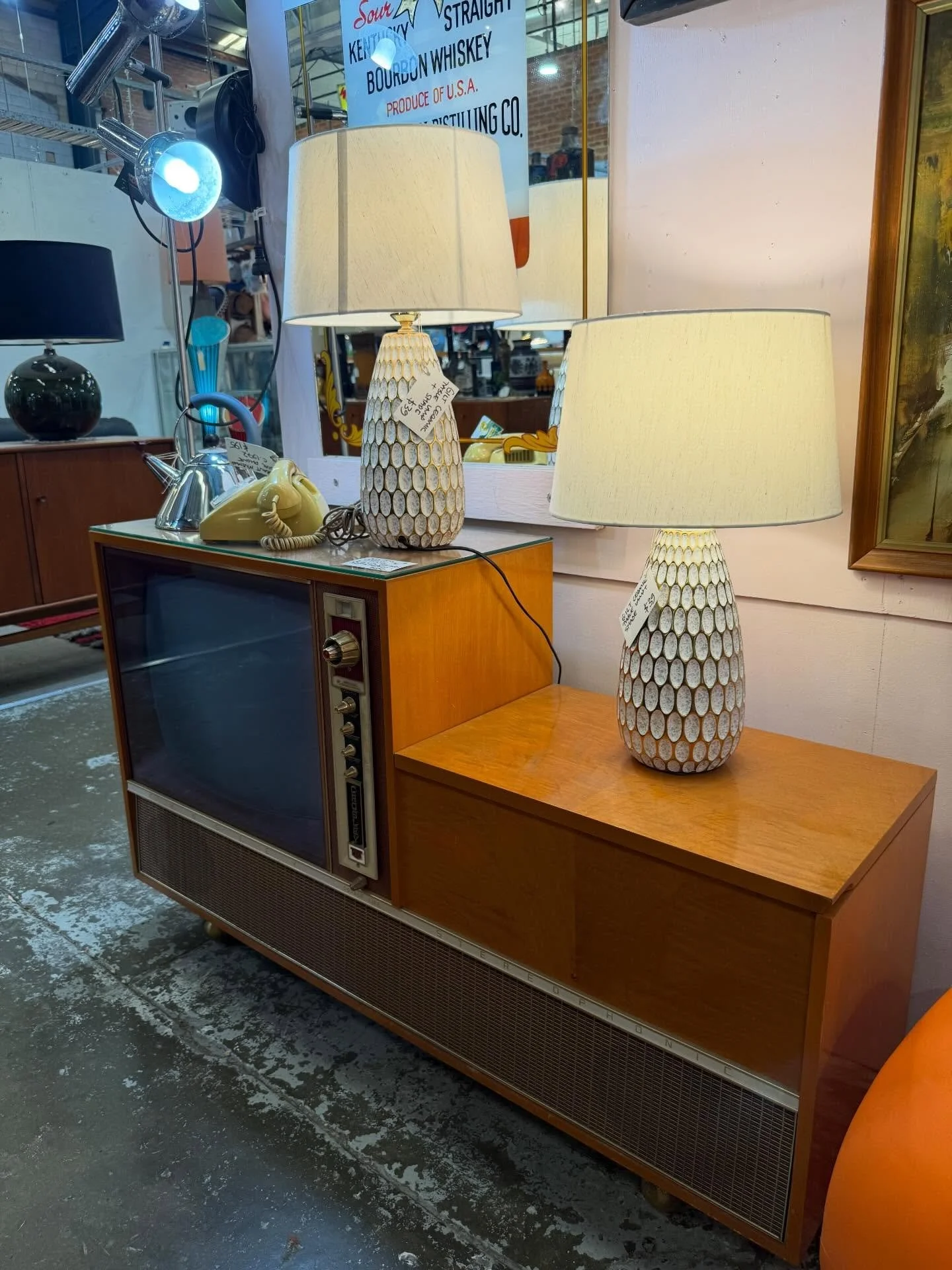 Tv, Music, Movies and all things Media- we have it here, m&rsquo;dear! 📺 🎥 📻 🎙️#retro #vintage #antiques #midcentury #mcm