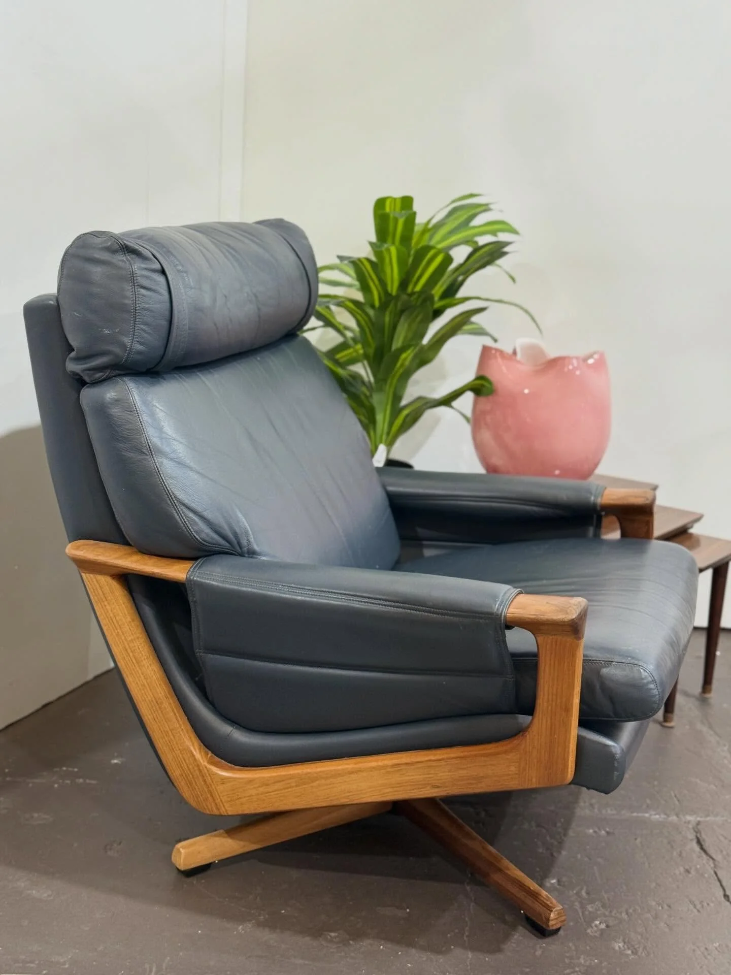 🛍️ New treasures arriving daily!

🕰 Open Every Day | 10 AM &ndash; 6 PM
📱 0418 160 727
📍 17 Bourke Road, Alexandria, NSW

#sydneyvintage #retro #midcenturydecor