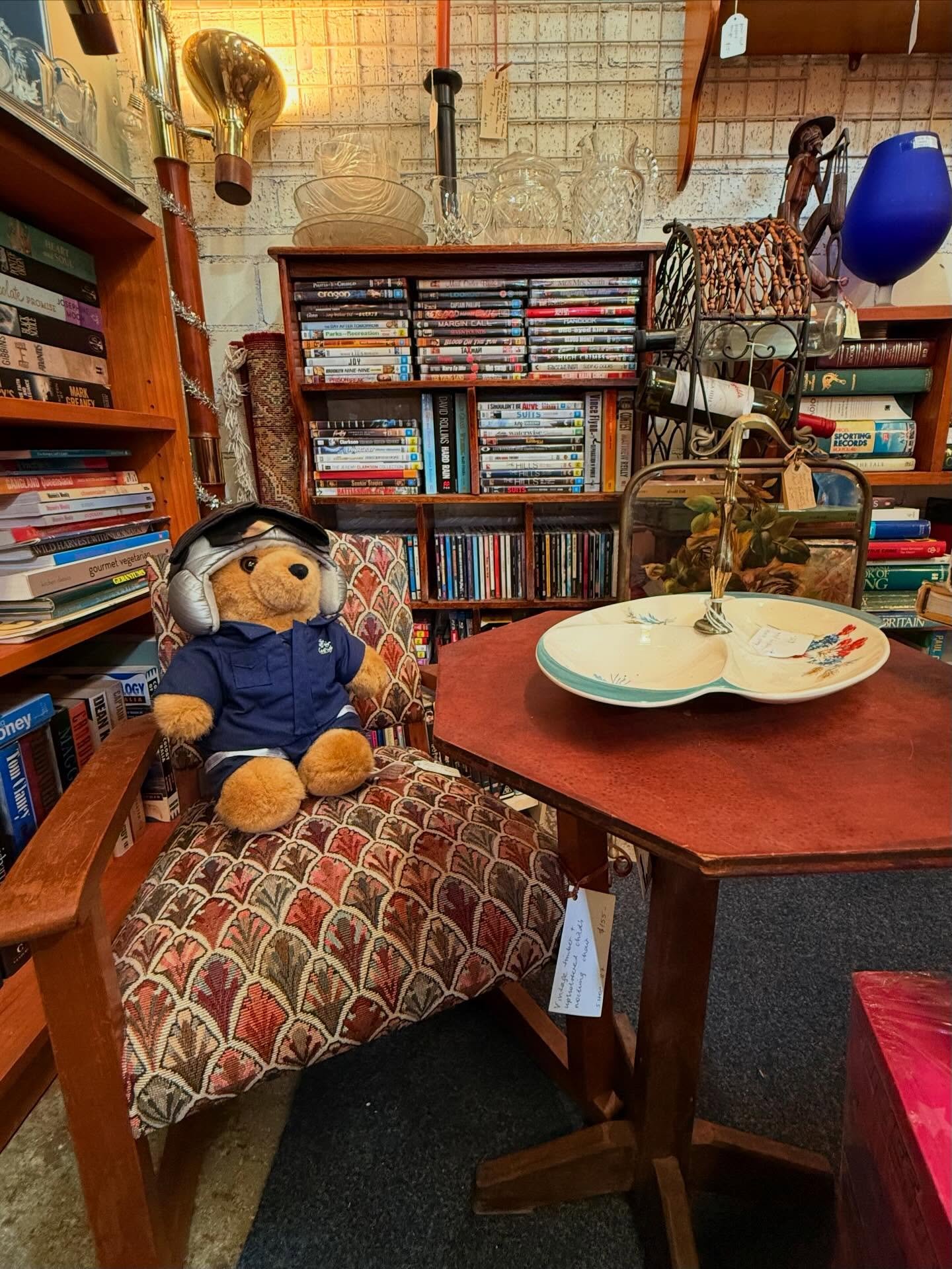 🛍️ New treasures arriving daily!

🕰 Open Every Day | 10 AM &ndash; 6 PM
📱 0418 160 727
📍 17 Bourke Road, Alexandria, NSW

🛒Great shopping experience 🛍️
🚙🅿️ Parking on site 
🐶Dog friendly business 

#vintagefinds #antiqueshop #sydneyvintage #