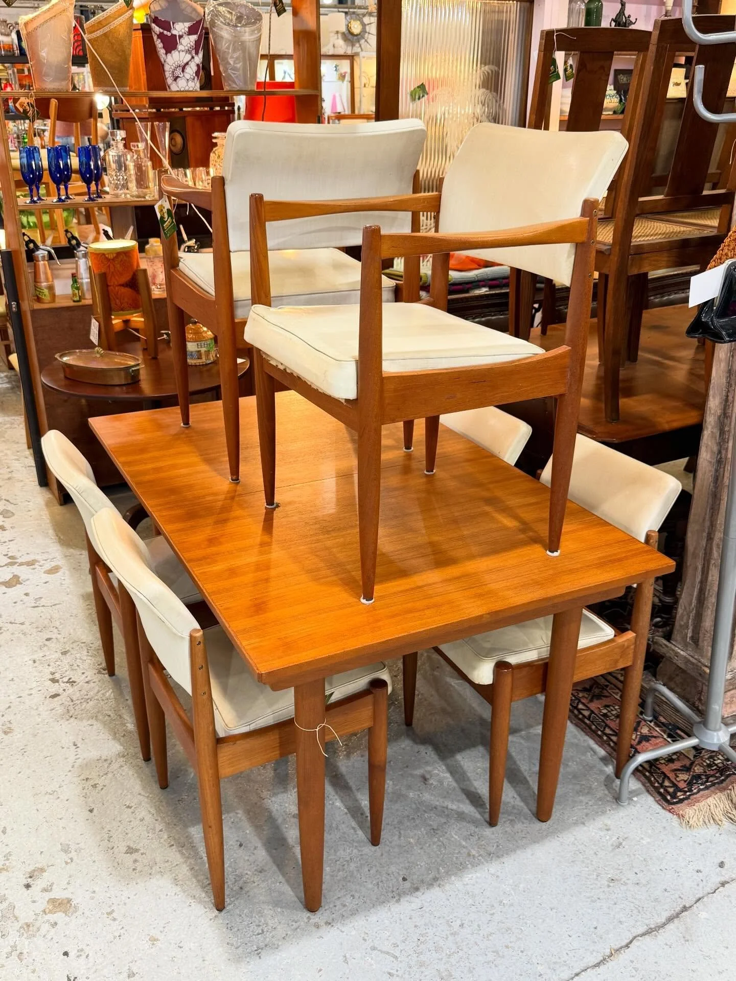 🛍️ New treasures arriving daily!

🕰 Open Every Day | 10 AM &ndash; 6 PM
📱 0418 160 727
📍 17 Bourke Road, Alexandria, NSW

#vintagestore #sydneyvintage #vintagesydney #retrosydney