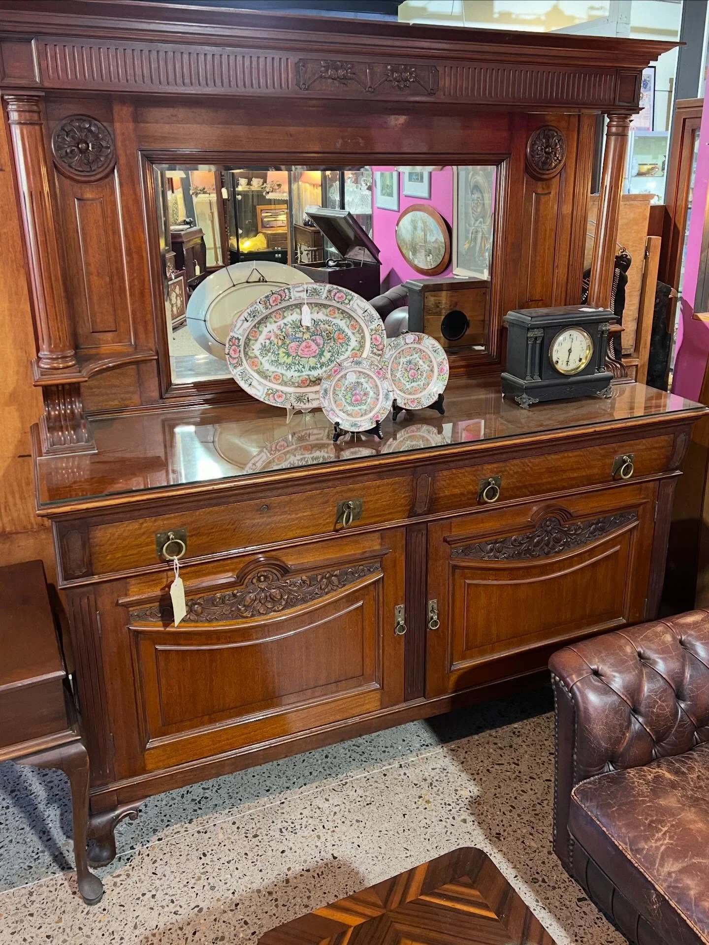 New treasures arriving daily!

🕰 Open Every Day | 10 AM &ndash; 6 PM

📱 0418 160 727

📍 17 Bourke Road, Alexandria, NSW

🛒Great shopping experience 🛍️

🚙🅿️ Parking on site 

🐶Dog friendly business 

#vintage #antiqueshop #sydneyvintage #decor
