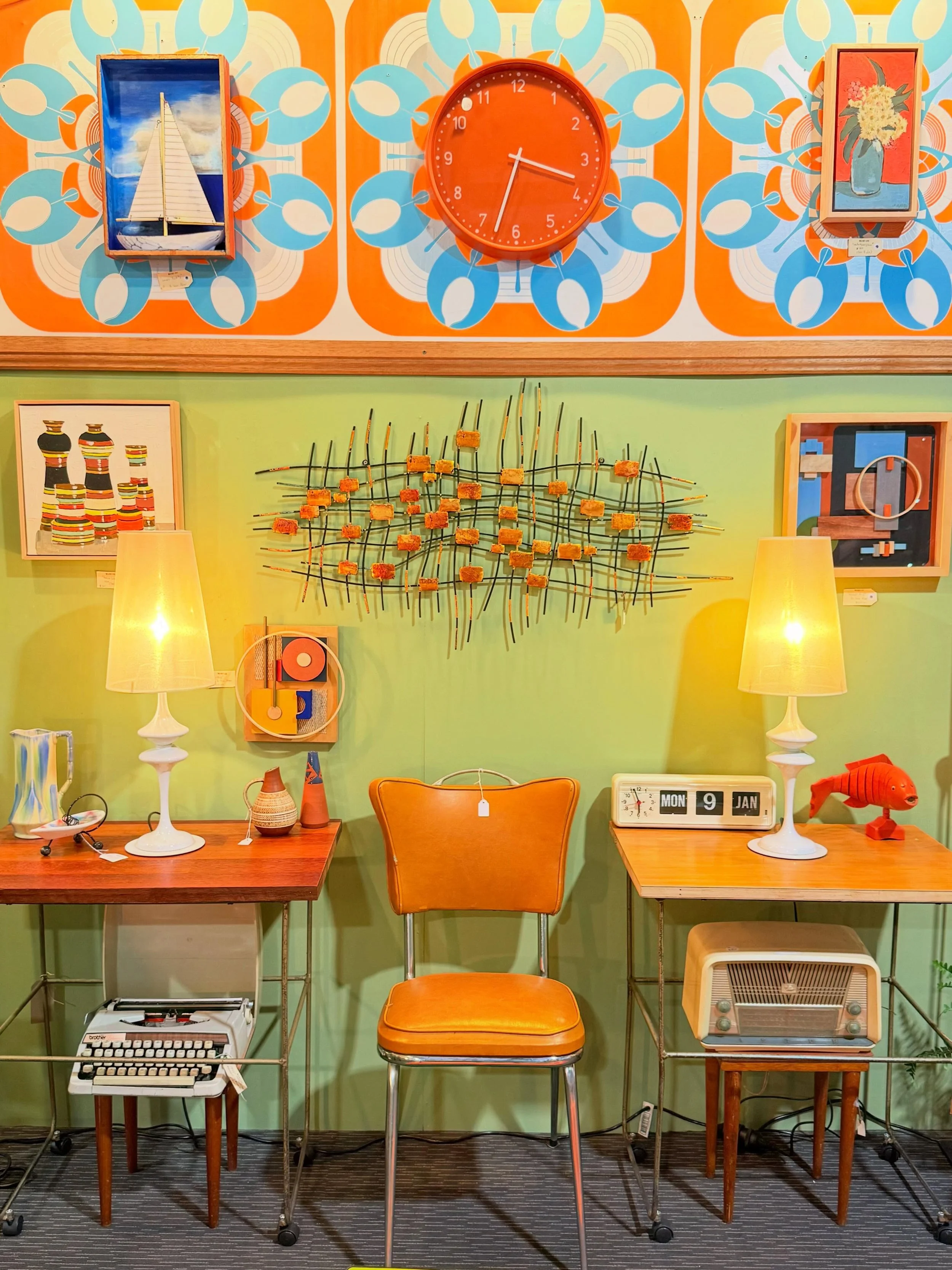 Mitchell Road Antique &amp; Design
🕰 Open Every Day | 10 AM &ndash; 6 PM
📍 17 Bourke Road, Alexandria, NSW
🛒Great shopping experience 🛍️
🚙🅿️ Parking on site 
🐶Dog friendly business 

#greensquare #innerwest #style
#midcentury #interiordesign