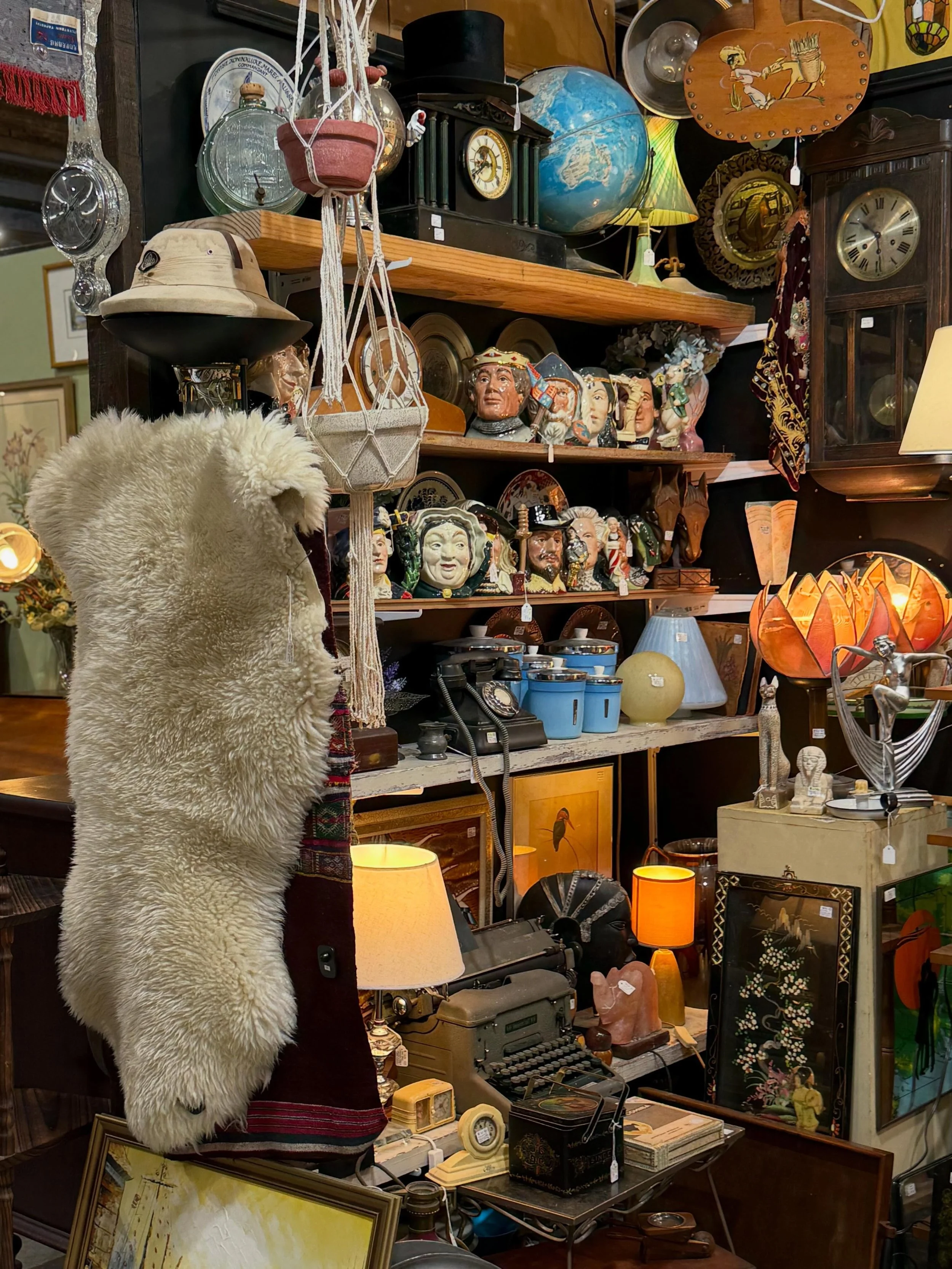Treasures galore &hellip; 🤩😍🥰
@mitchellroadantiques 

Mitchell Road Antique and Design Centre 
17 Bourke Road, Alexandria NSW 2015
Australia 
📱 Mob 0418160727

🔑 Opening hours 10am till 6pm
 ( 7 days a week )

🛒 Great shopping experience 🛍️ 🛒