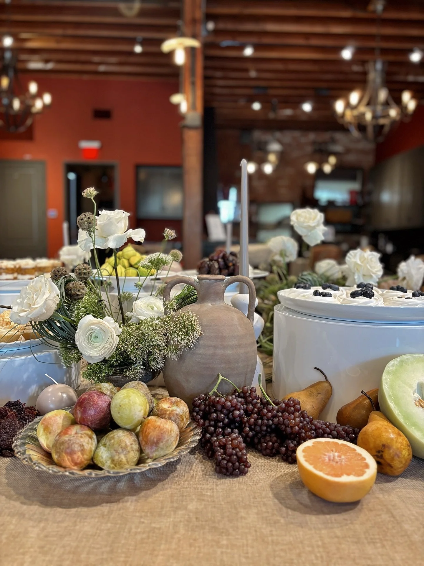 Lately I&rsquo;ve been drawn to a softer kind of abundance&mdash;elegant, quiet, intentional.

This intimate engagement party for J &amp; J offered the perfect canvas, and this graze was a favourite in my books 🤍

🥀: @eden.florals.la