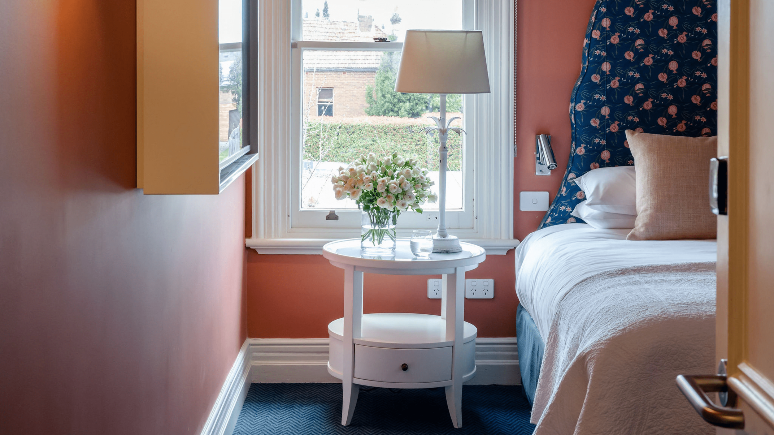 yallungah-boutique-hotel-accommodation-orange-indi-hotels-3.png