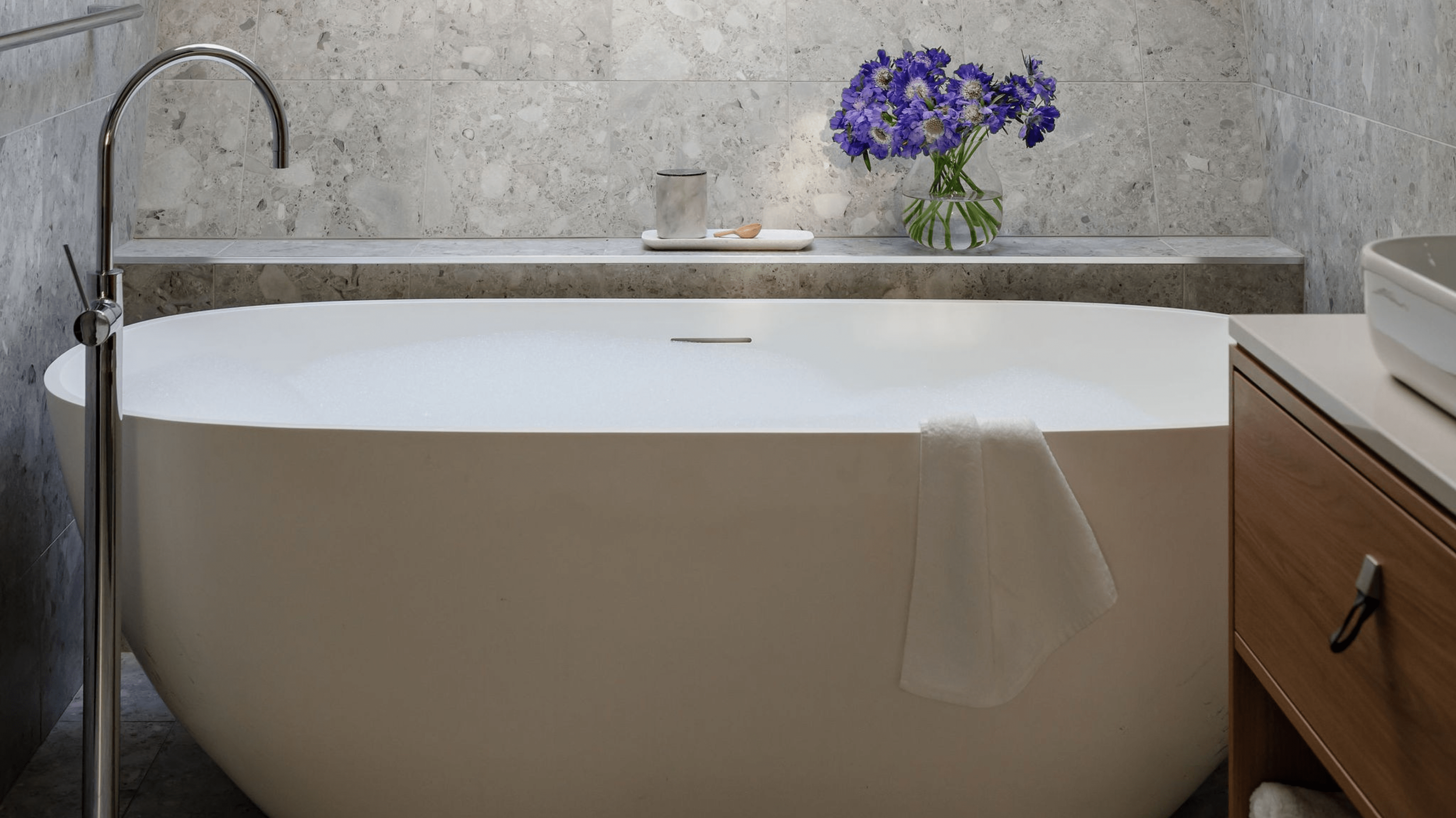 yallungah-boutique-hotel-accommodation-orange-indi-hotels-12.png