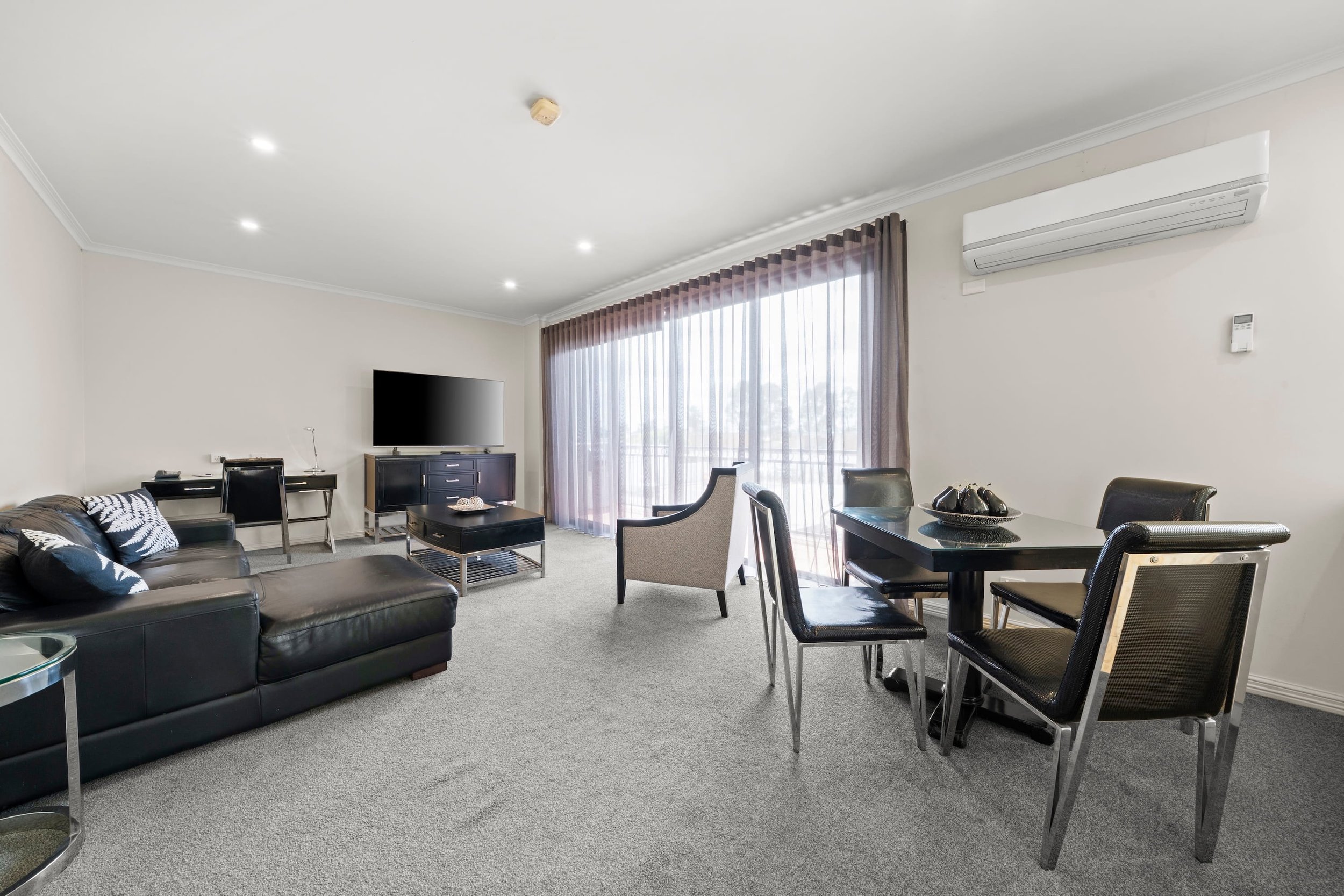 the-carrington-accommodation-hotel-shepparton-2-bedroom-apartment-indi-hotels-2.jpg