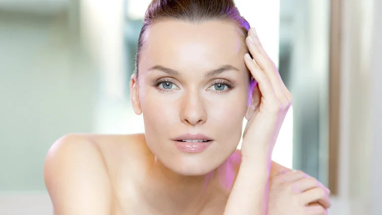 Which fits you most? See the difference between Chemical peel vs HydraFacial