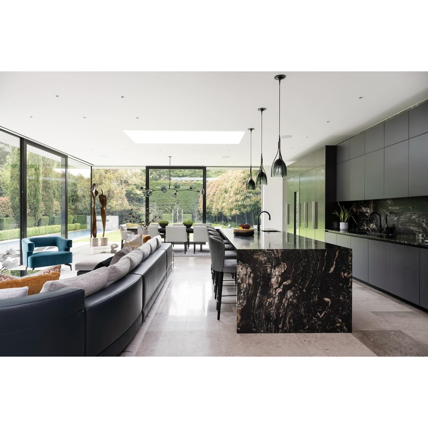 Good morning insta 🤖 We hope you all had a lovely restful bank holiday weekend. 🖤

Check out this beautiful kitchen and living space we shot for @juliettebyrneltd 🫶
.
.
.
.
.
.
.
.
#interiorphotographer #architecture #architecturalphotography #arc
